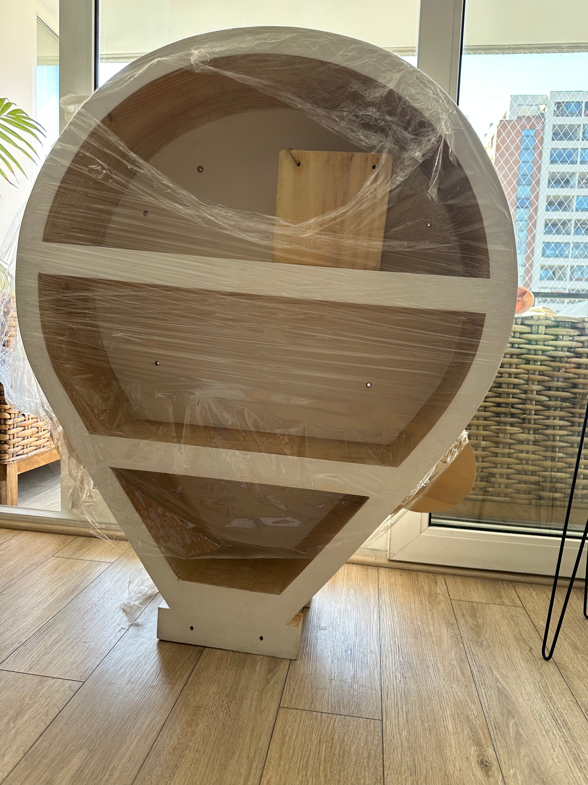 Repisa con forma de globo aerostático. (#PG5626)