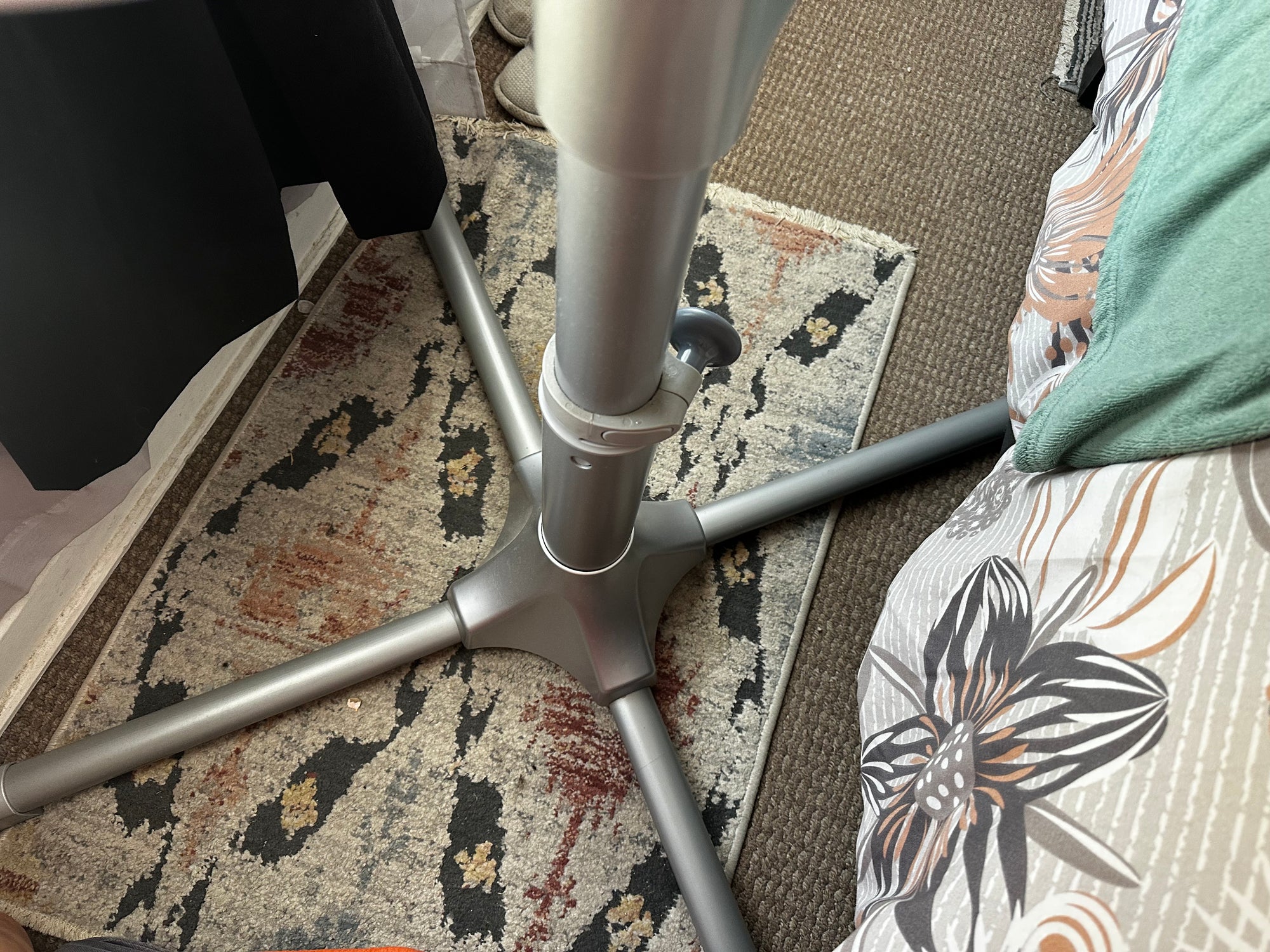 (#PG4602) Cuna colecho modelo Premiere Series Vibrating Bassinet. Marca Halo