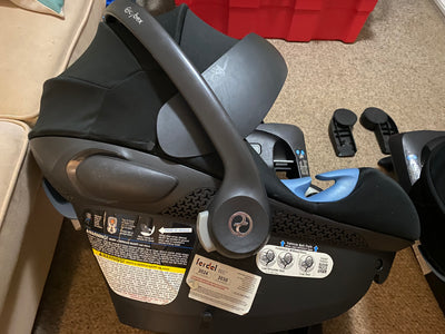Silla nido Aton G con base Isofix y adaptadores para coche. Marca Cybex (#PG5751)