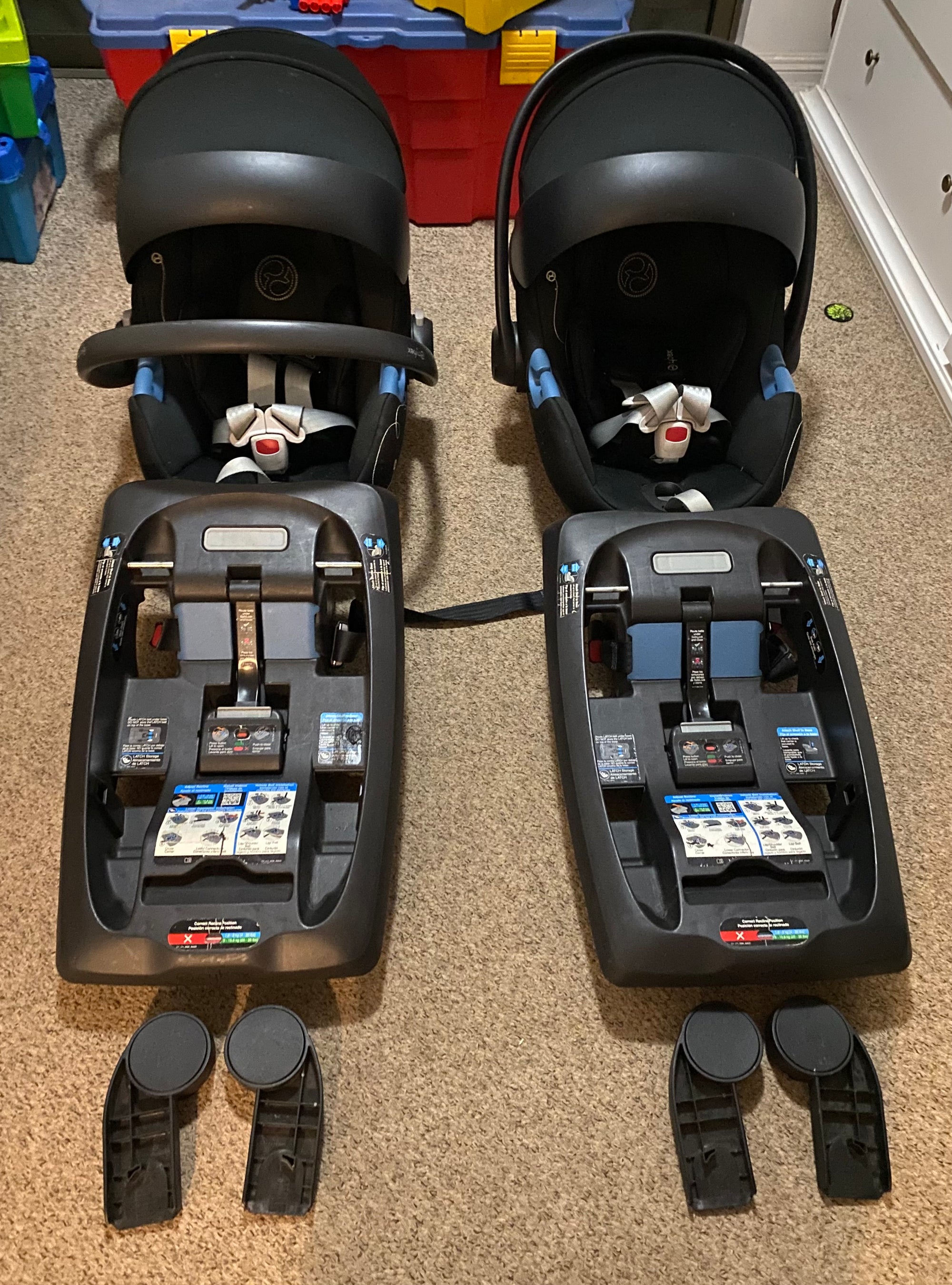 Silla nido Aton G con base Isofix y adaptadores para coche. Marca Cybex (#PG5743)