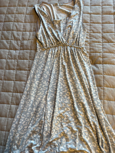 (#PG5455) 2 camisas de dormir de maternidad. Marca Nala Meternity