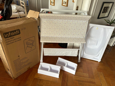 (#PG5044) Mudador con bañera modelo Bb020. Marca Infanti