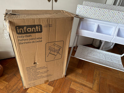 (#PG5044) Mudador con bañera modelo Bb020. Marca Infanti