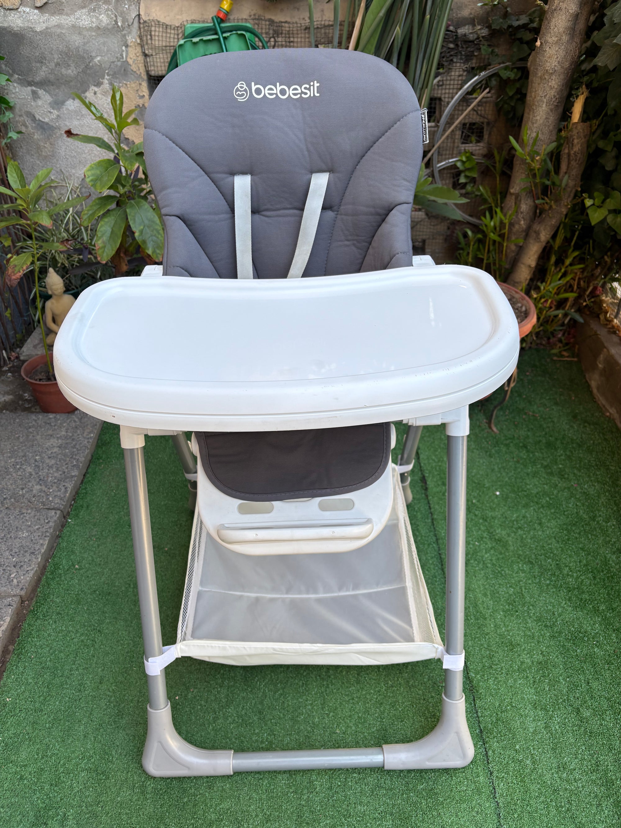 Silla de comer, modelo Snack LX gris. Marca Bebesit (#PG5649)