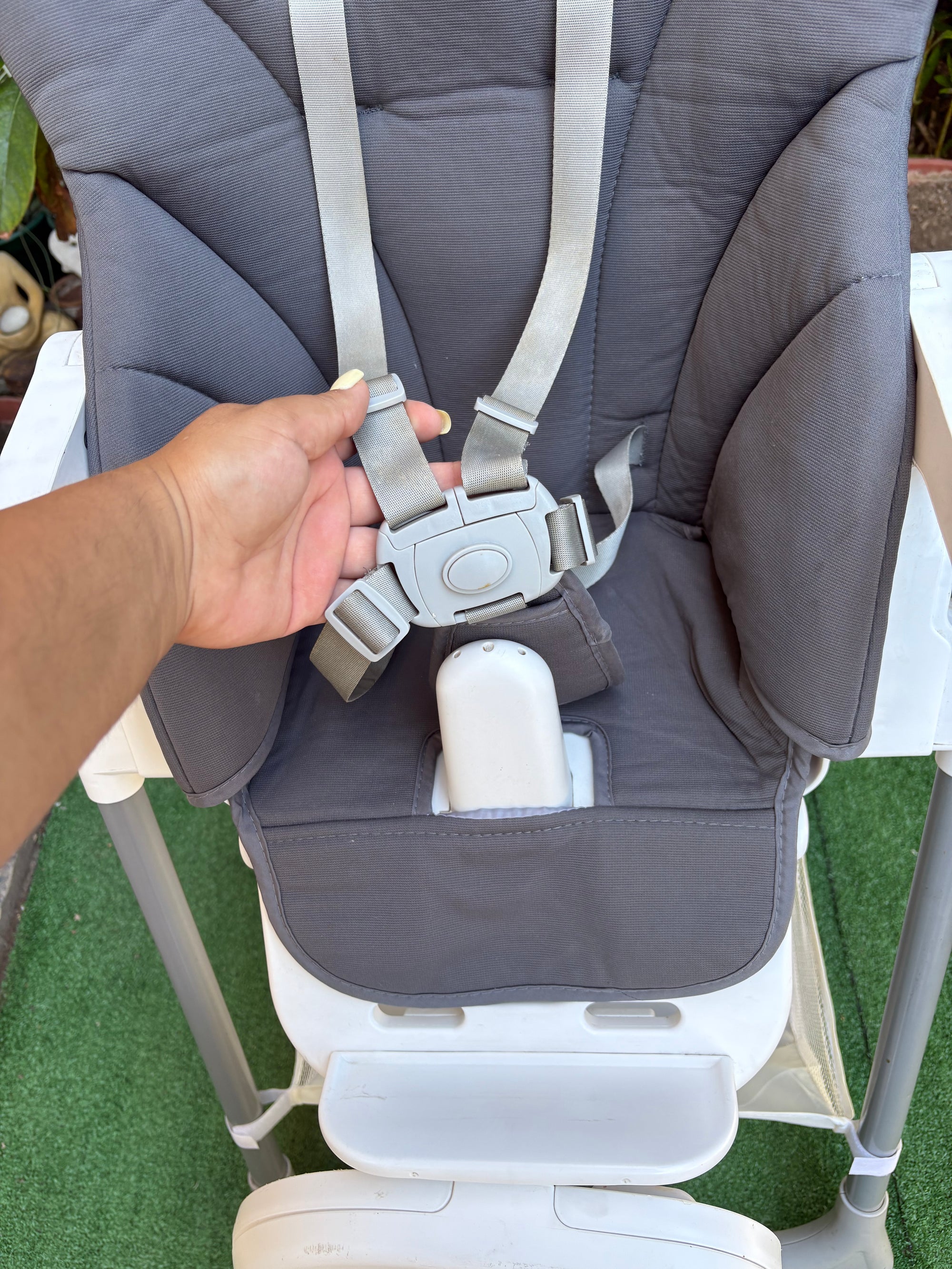 Silla de comer, modelo Snack LX gris. Marca Bebesit (#PG5649)