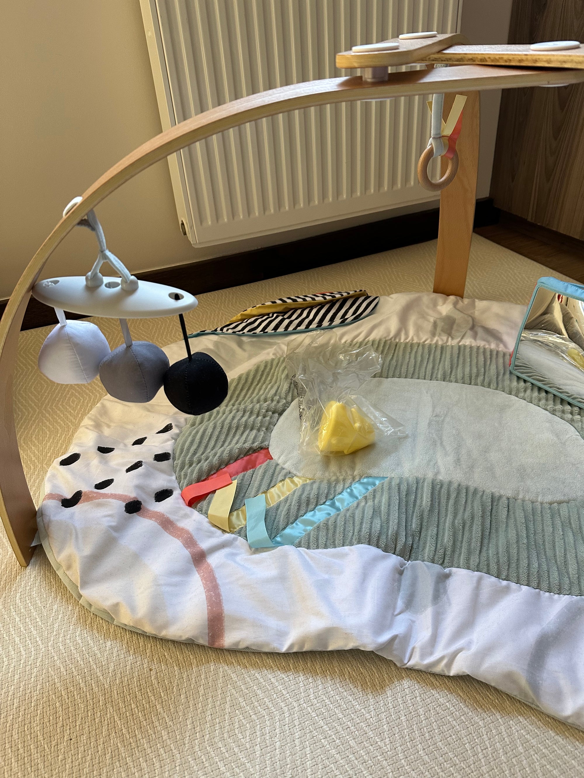 (#PG4768) Gimnasio modelo Baby Play estilo Montessori. Marca Skip Hop