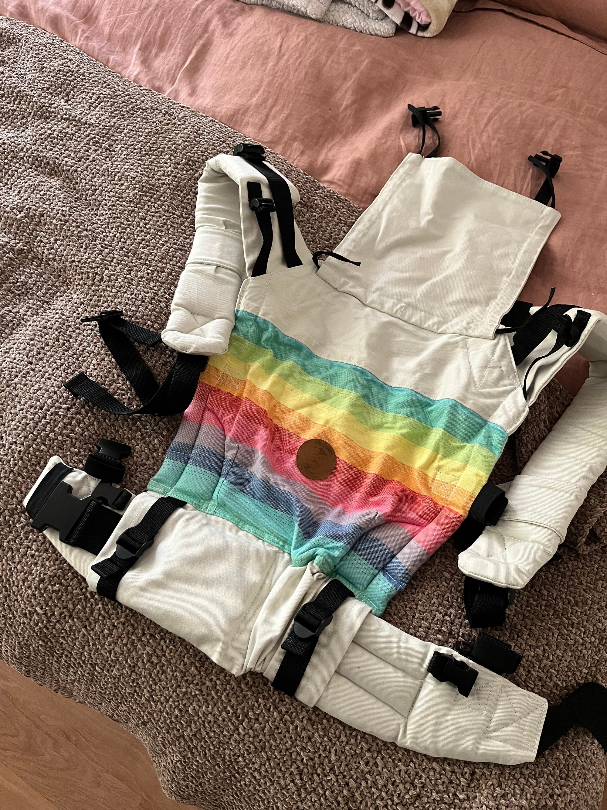 (#PG5034) Portabebé modelo Arcoíris. Marca Mi Cielo