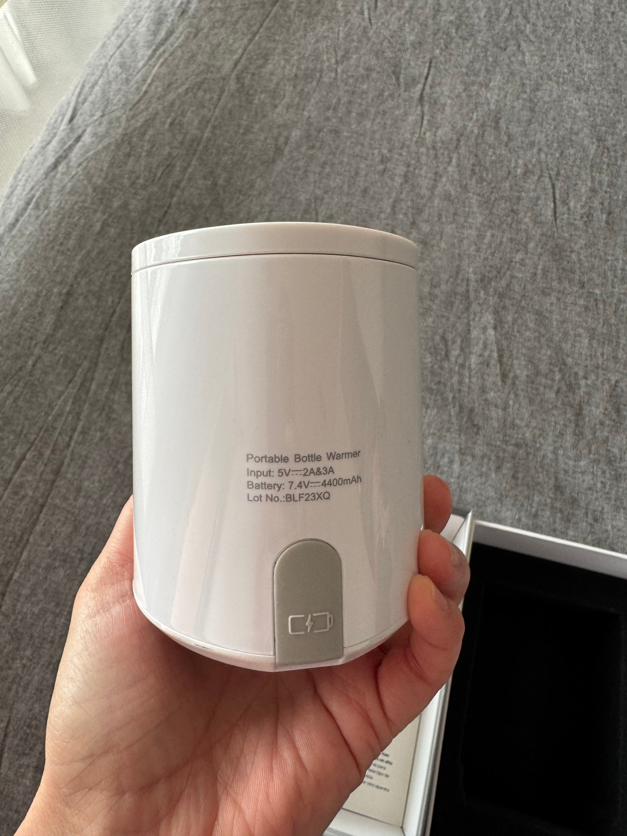 (#PG5397) Calentador de mamaderas portátil. Marca Warmly