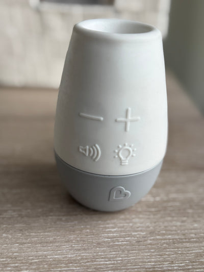 Ruido blanco Baby Sleep Soother, modelo blanco. Marca Munchkin (#PG5680)
