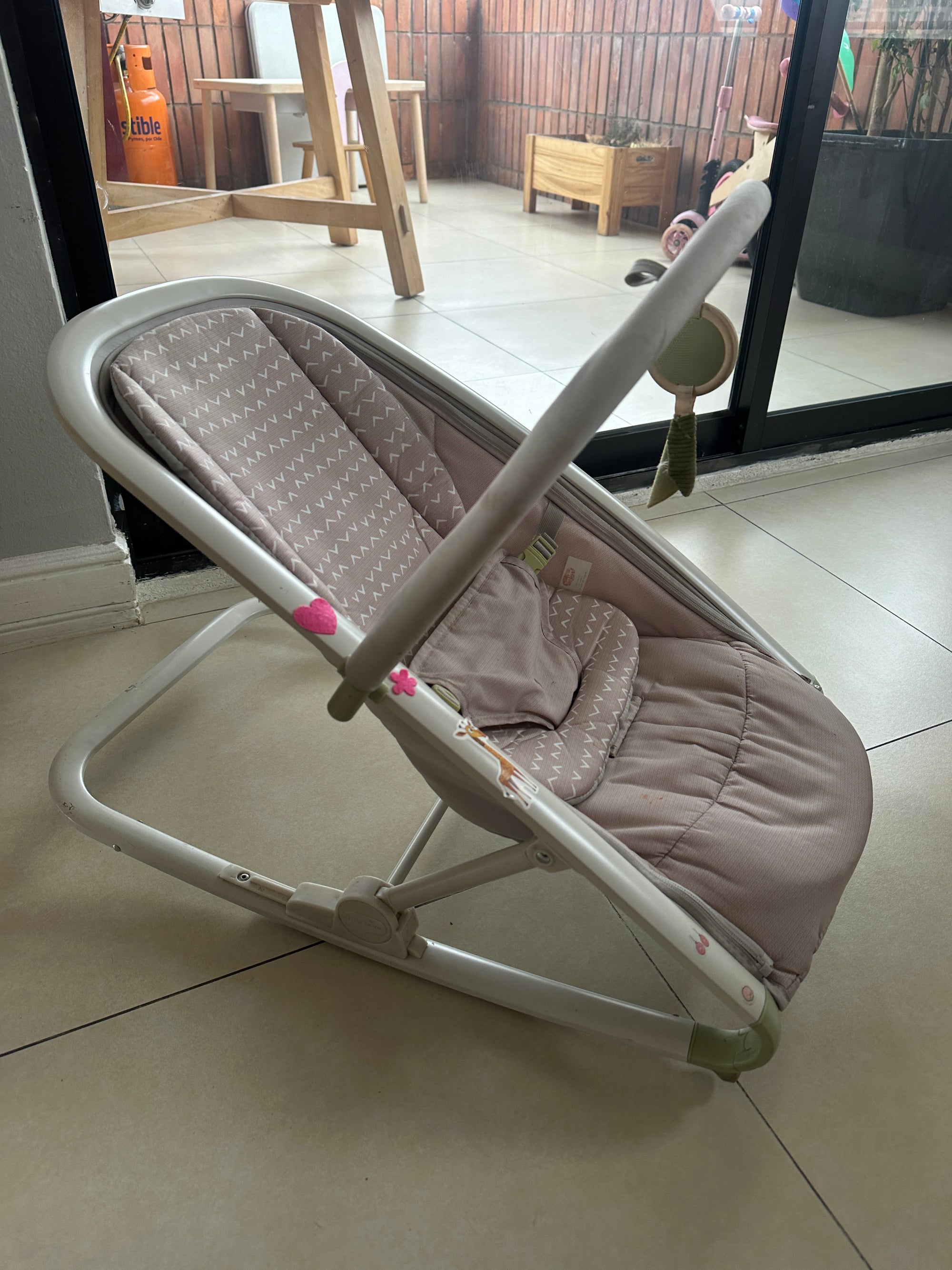 (#PG5030) Silla nido mecedora modelo Rocker Boho Chic 2 en 1. Marca Tiny Love