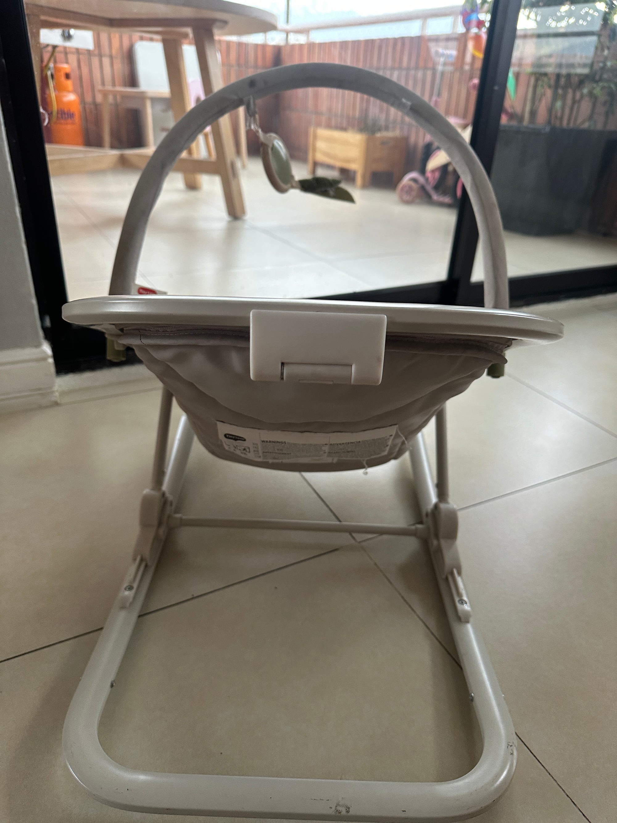 (#PG5030) Silla nido mecedora modelo Rocker Boho Chic 2 en 1. Marca Tiny Love