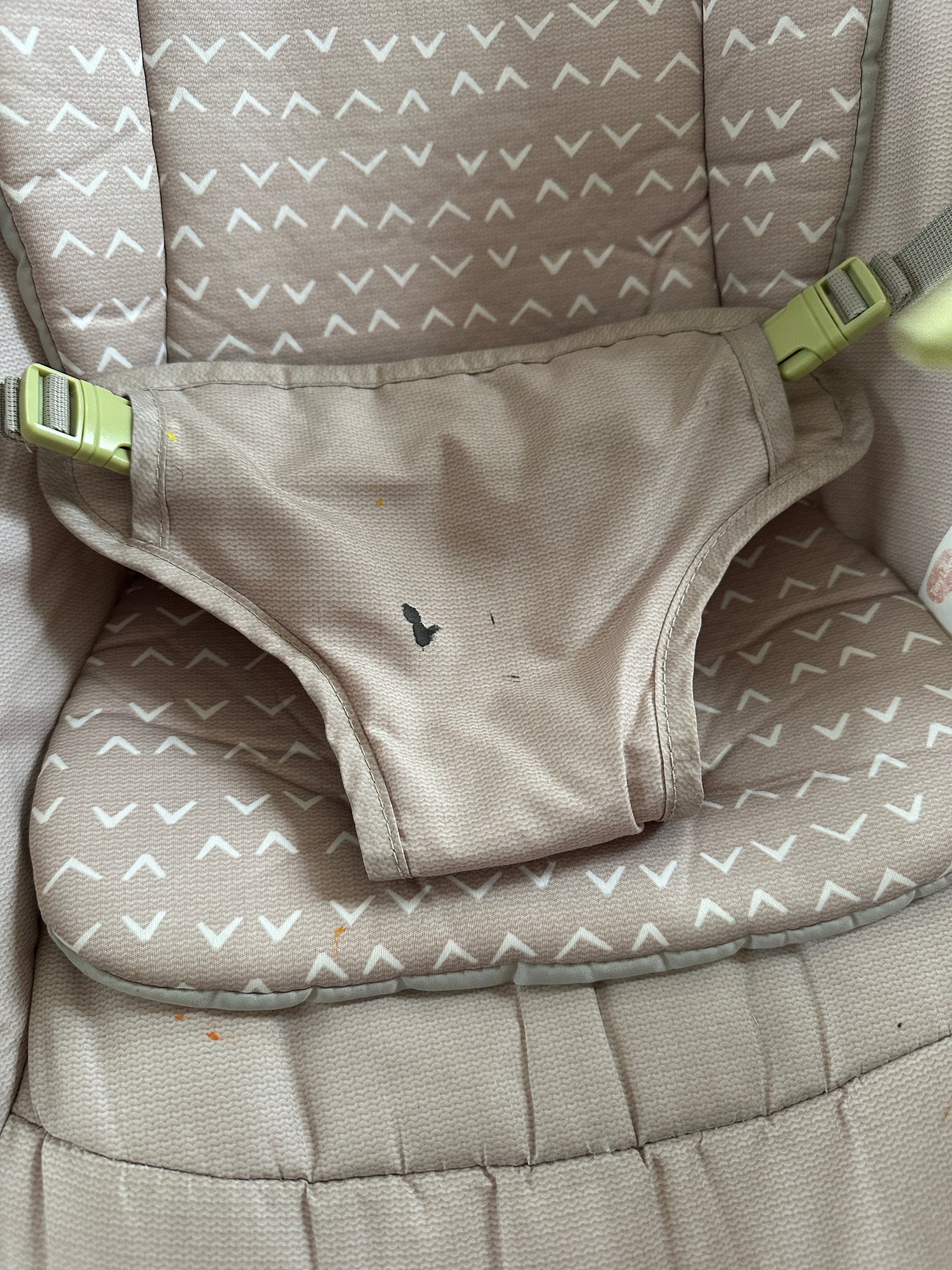 (#PG5030) Silla nido mecedora modelo Rocker Boho Chic 2 en 1. Marca Tiny Love