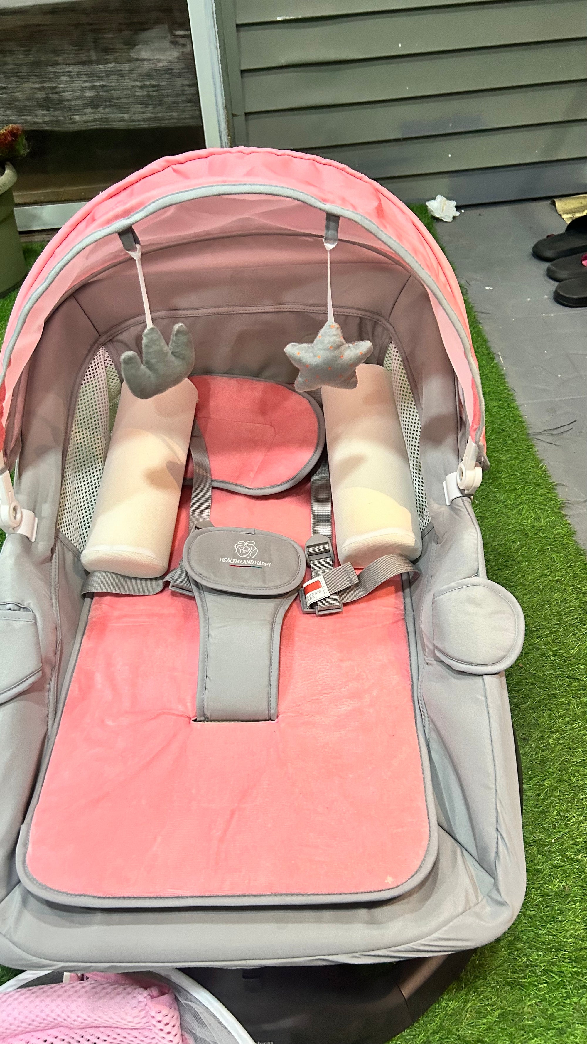 Mecedora eléctrica reclinable Bluetooth rosada. Marca Lubabycas (#PG5767)