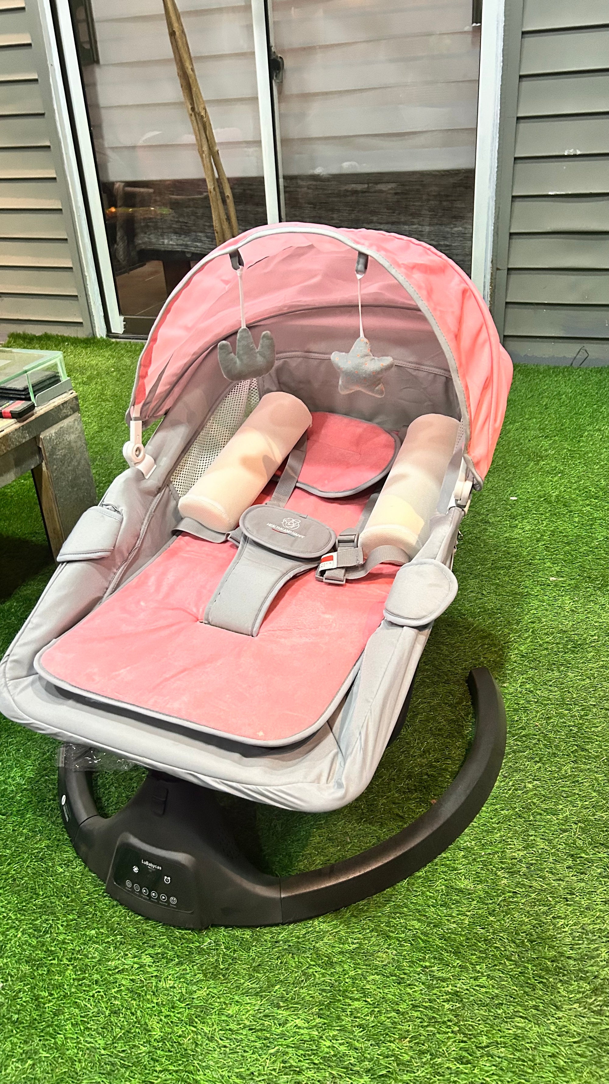 Mecedora eléctrica reclinable Bluetooth rosada. Marca Lubabycas (#PG5767)
