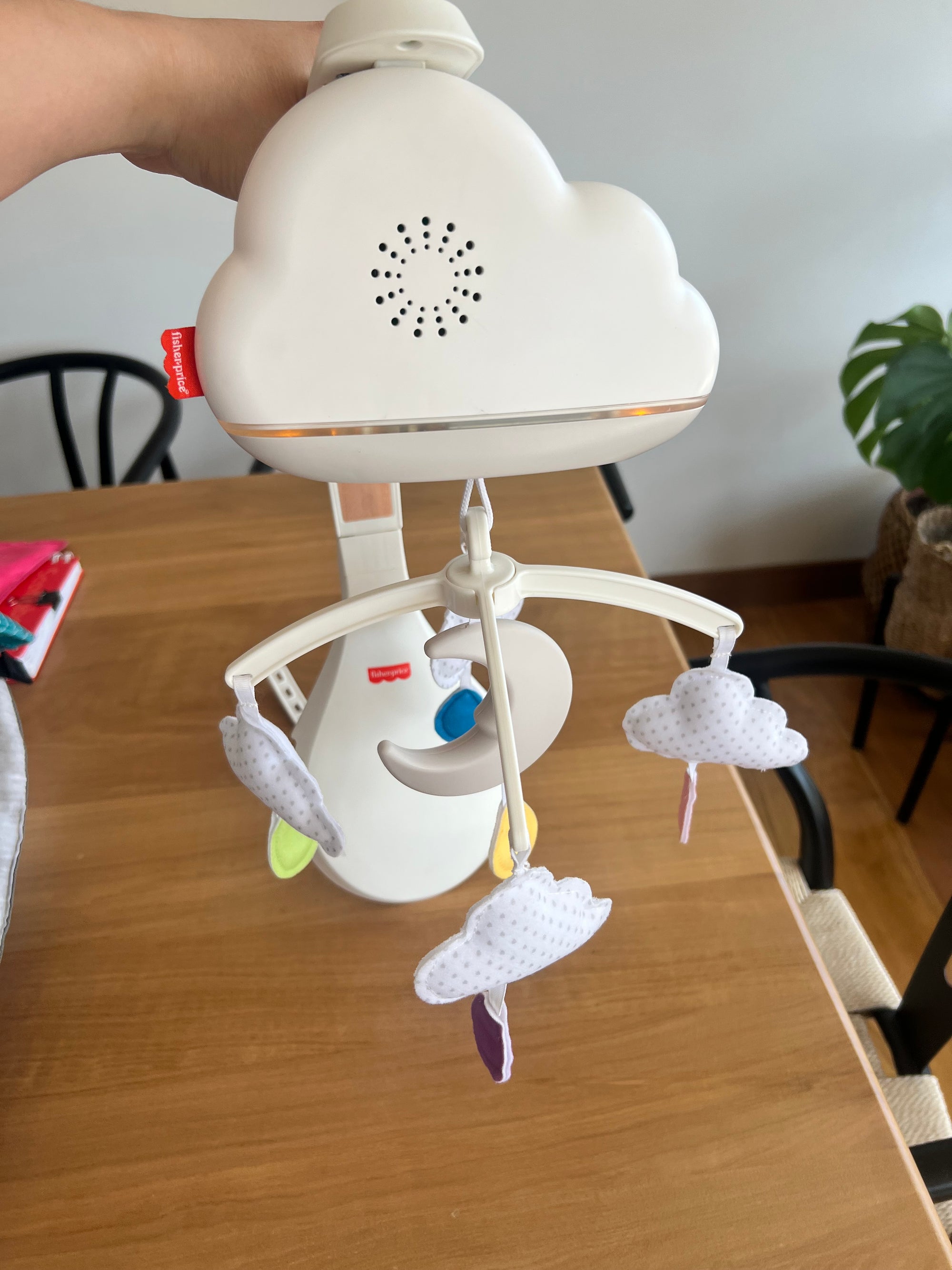 (#PG5235) Móvil modelo Calming Clouds. Marca Fisher Price