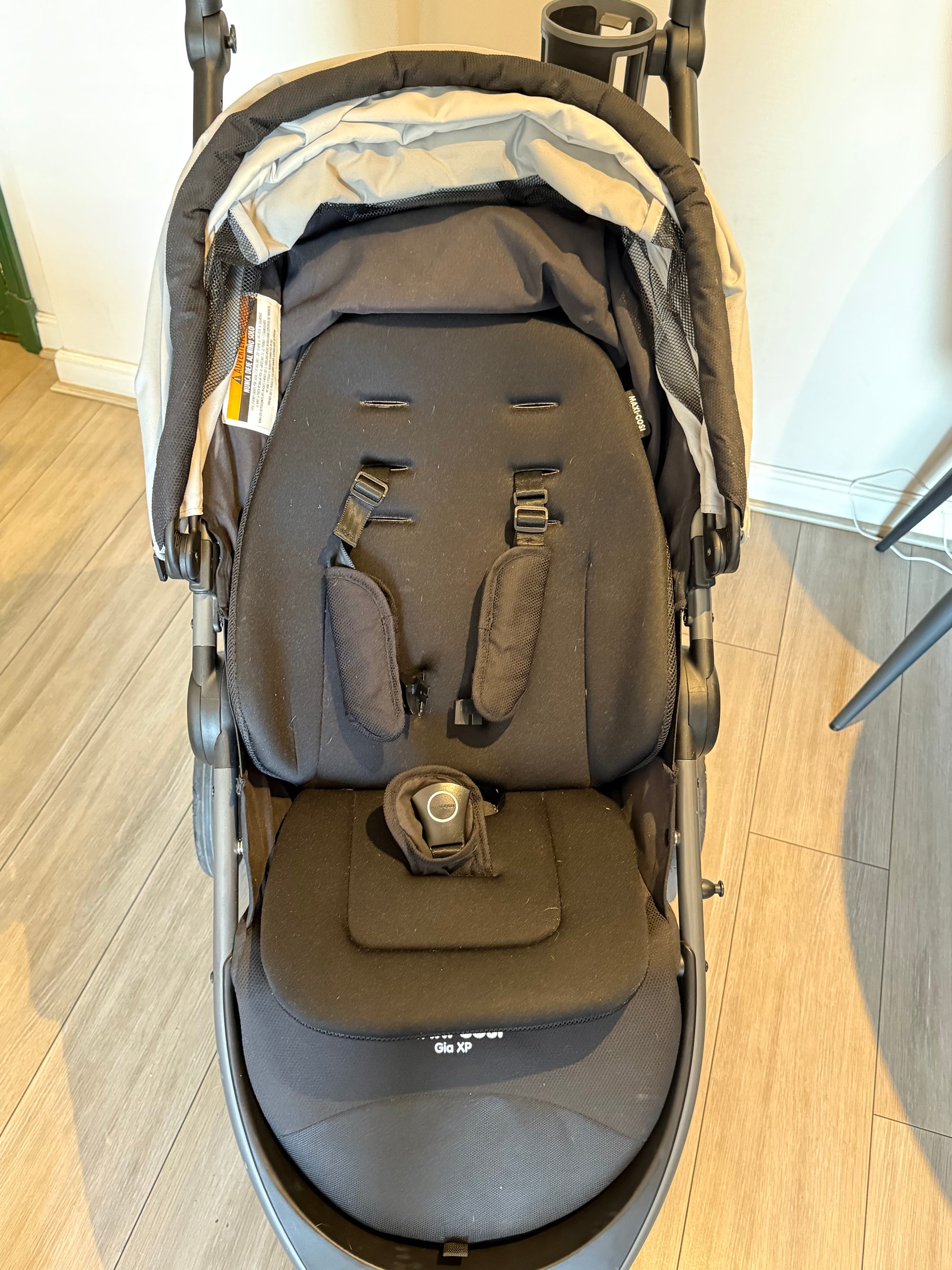 (#PG4442) Coche Travel System modelo Gia Xp Midnight. Marca Maxi Cosi