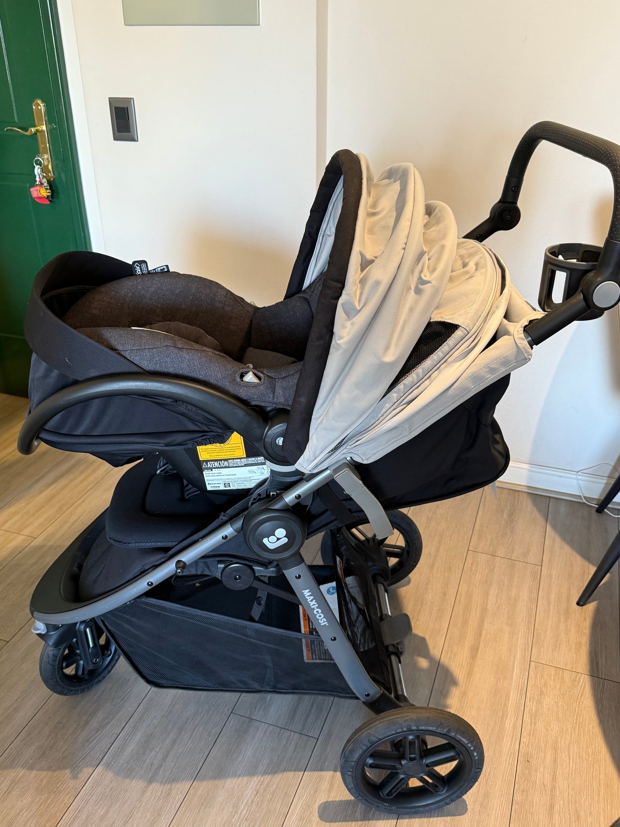 (#PG4442) Coche Travel System modelo Gia Xp Midnight. Marca Maxi Cosi