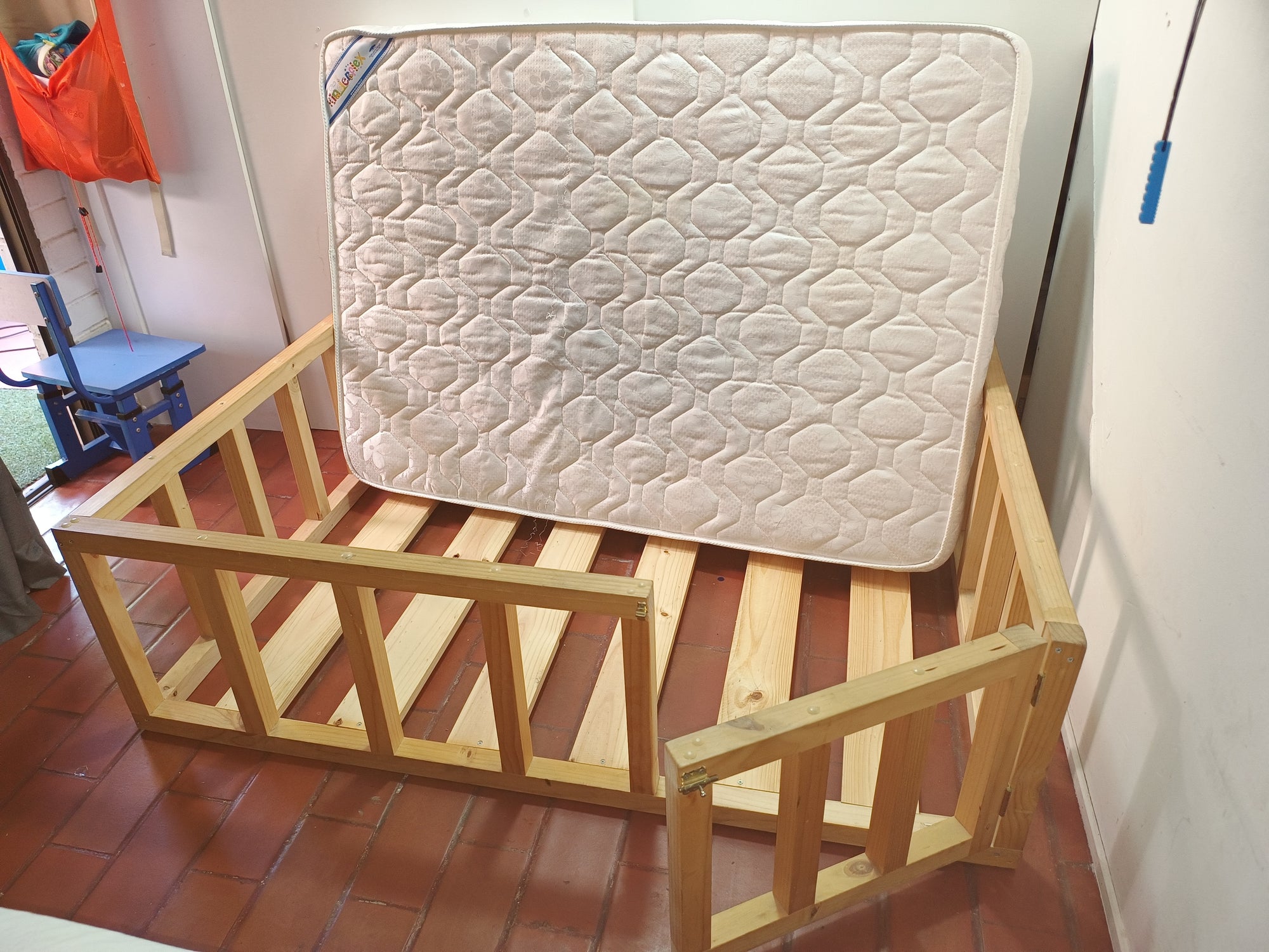 (#PG4268) Cama estilo Montessori. Marca Artesanal