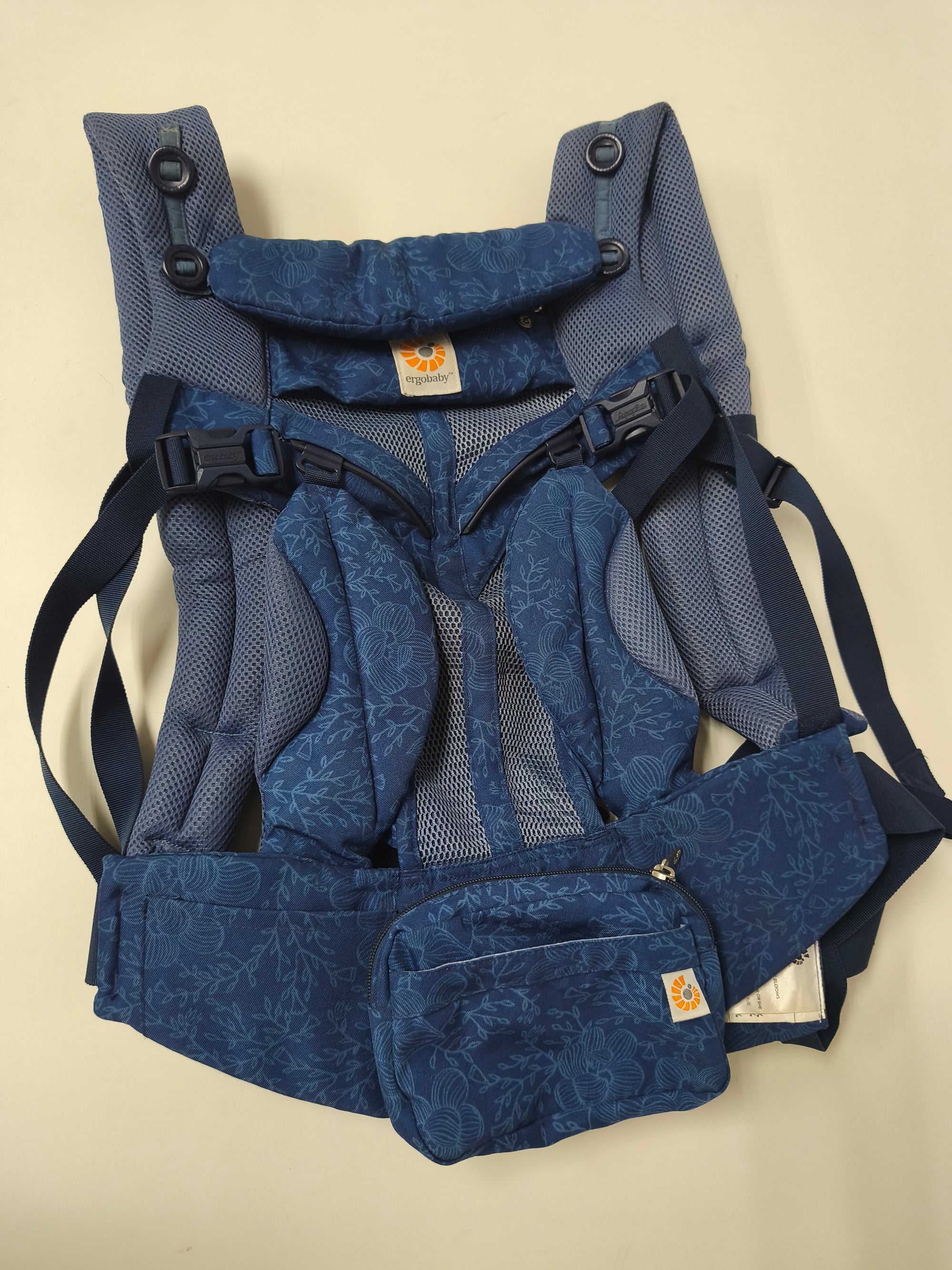 Mochila de porteo, modelo Omni mesh azul. Marca Ergobaby (#PG5641)