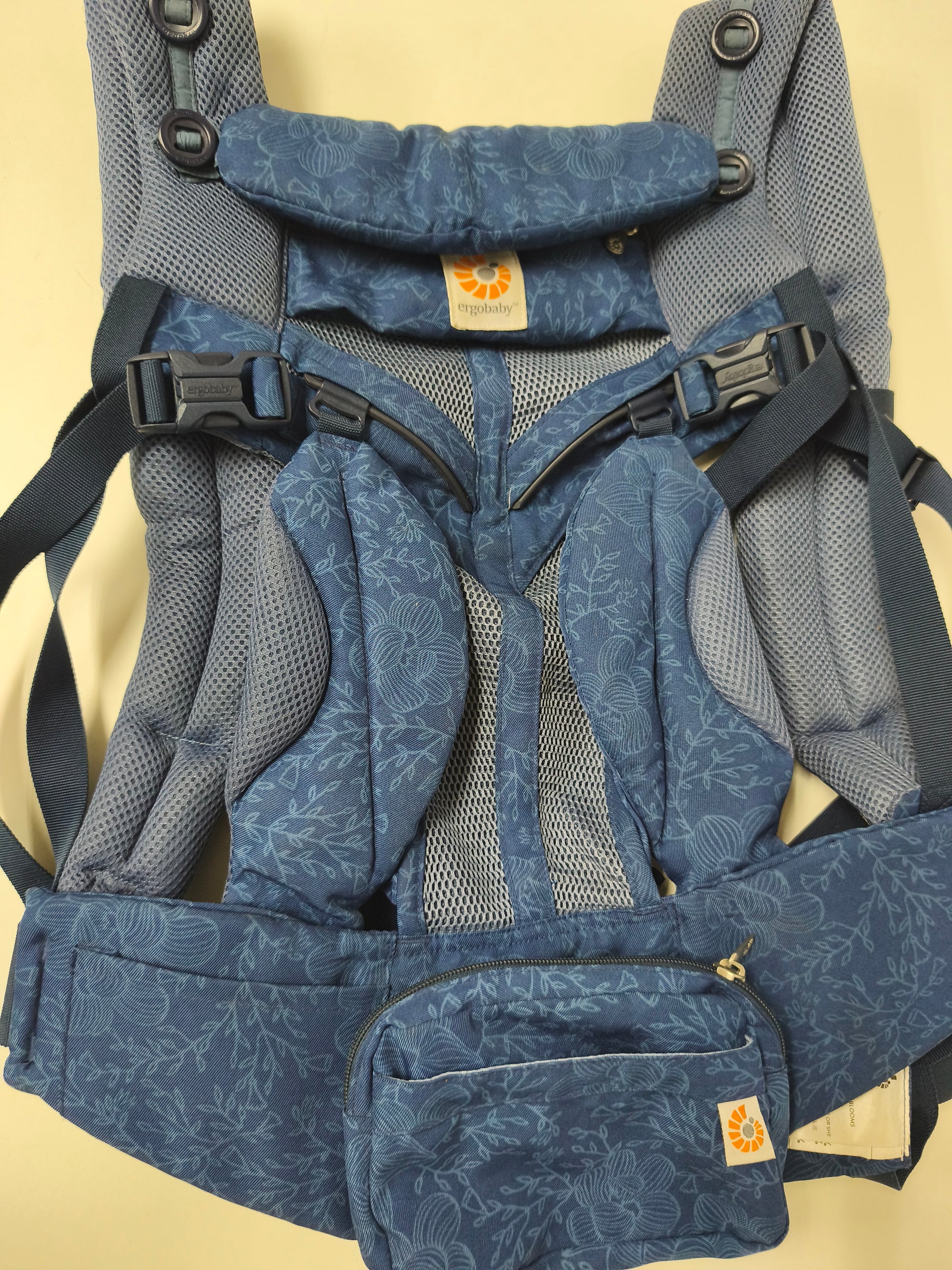 Mochila de porteo, modelo Omni mesh azul. Marca Ergobaby (#PG5641)