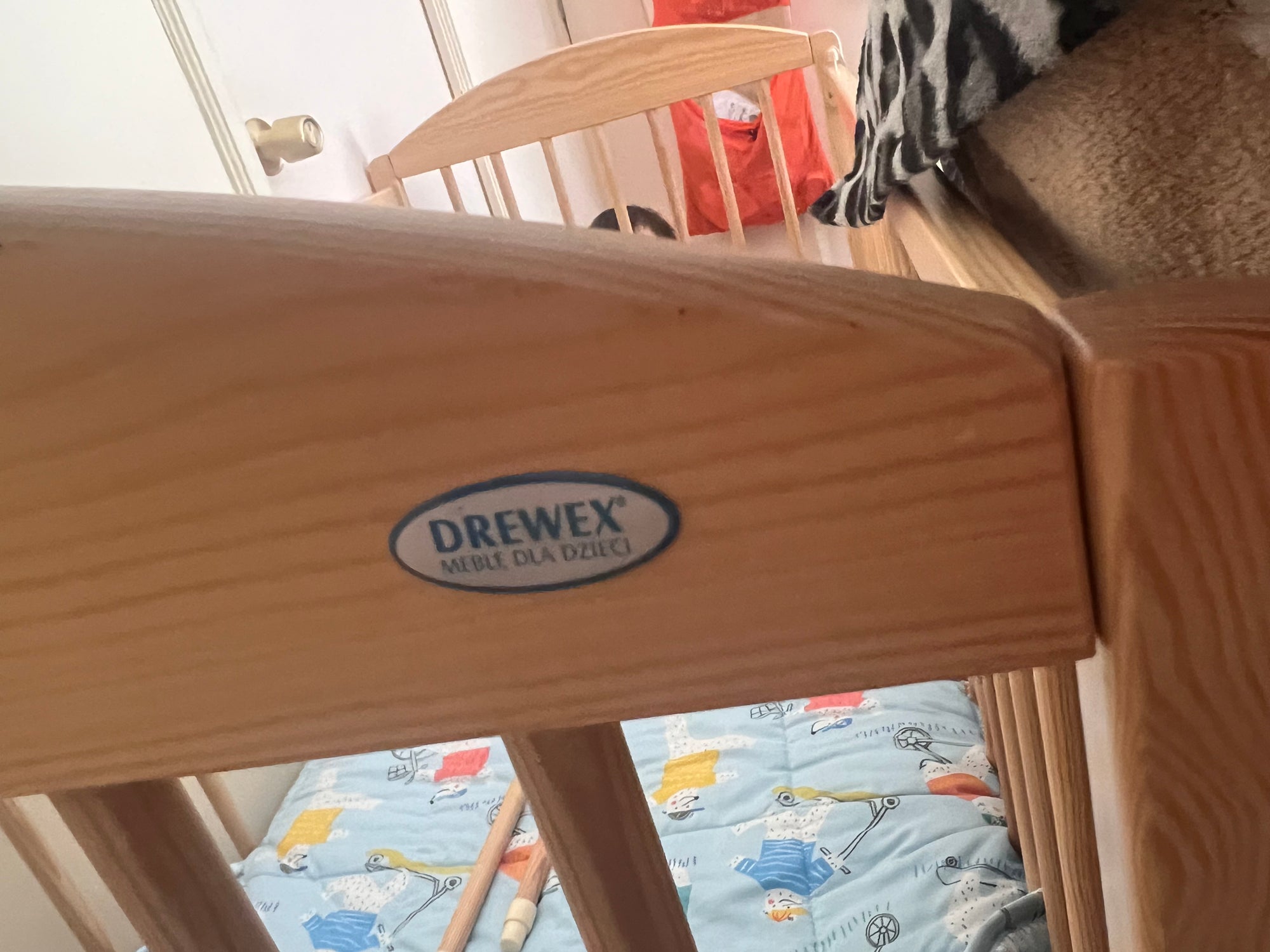 (#PG5120) Cuna de madera modelo Lulaya. Marca Drewex