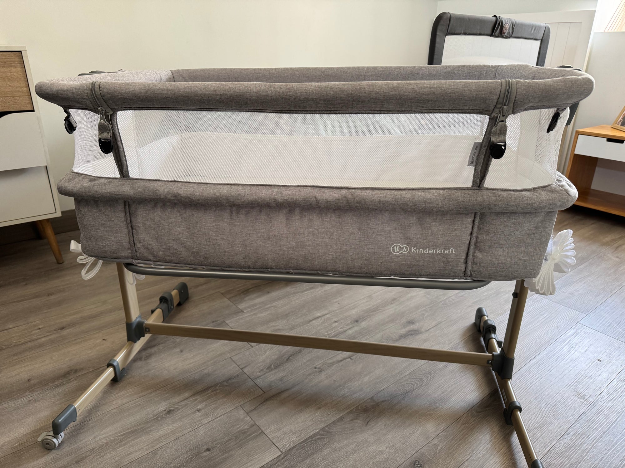 (#PG4285) Cuna colecho modelo Neste Air. Marca Kinderkraft