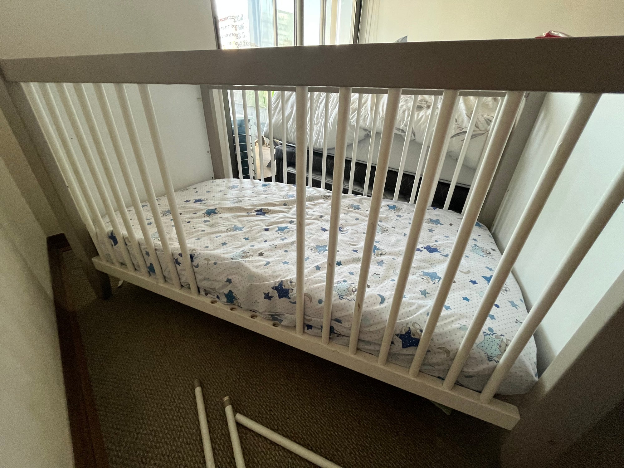 (#PG4271) Cuna de madera. Marca Demeyere