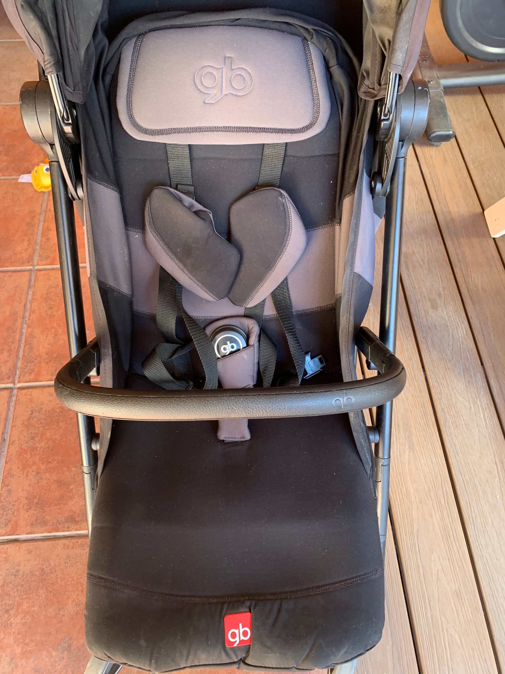 (#PG5173) Silla de auto modelo Aton B2 + Base One i-size + Coche de paseo modelo QBit Plus All City. Marca Cybex y GB