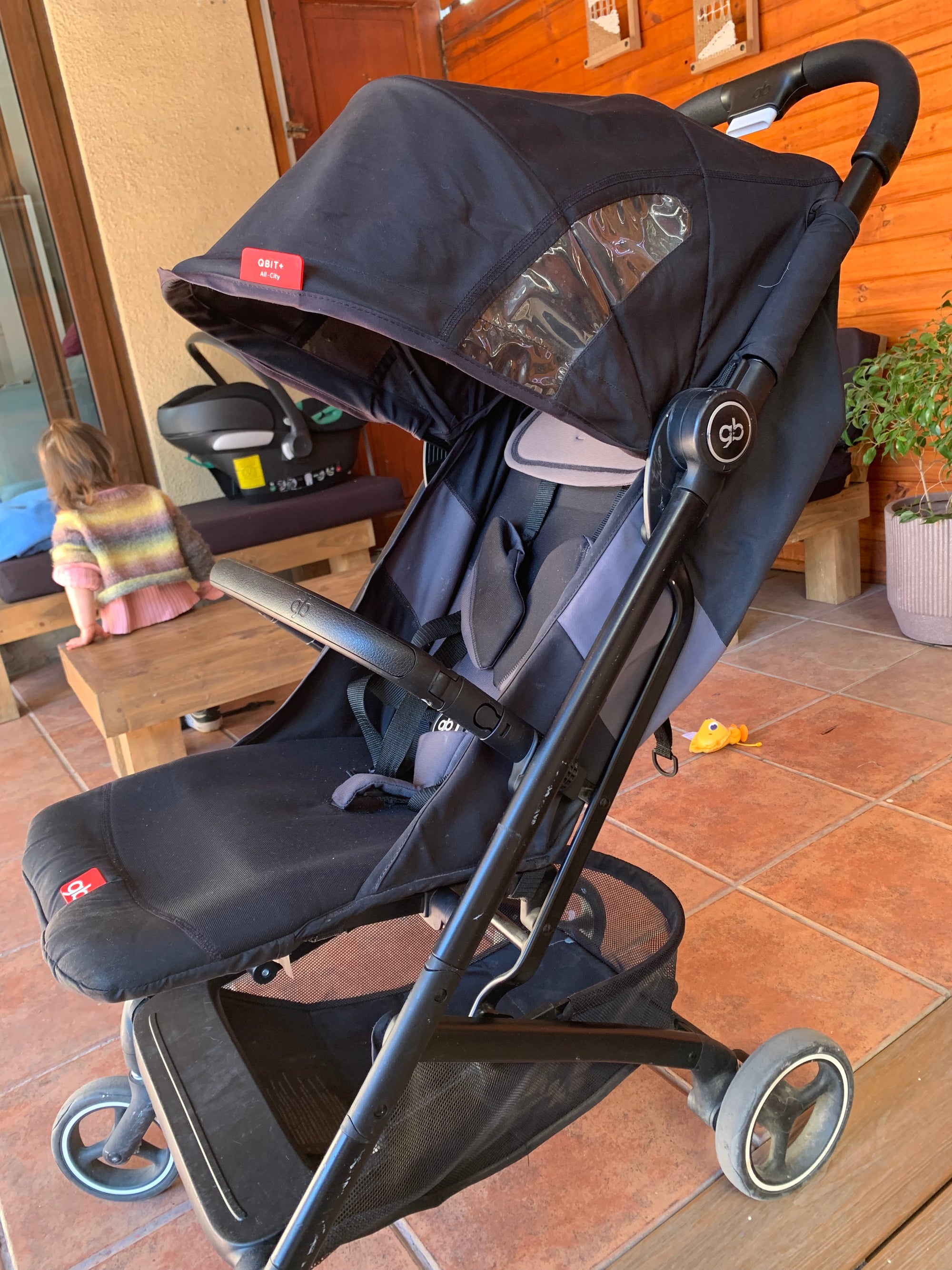 (#PG5173) Silla de auto modelo Aton B2 + Base One i-size + Coche de paseo modelo QBit Plus All City. Marca Cybex y GB