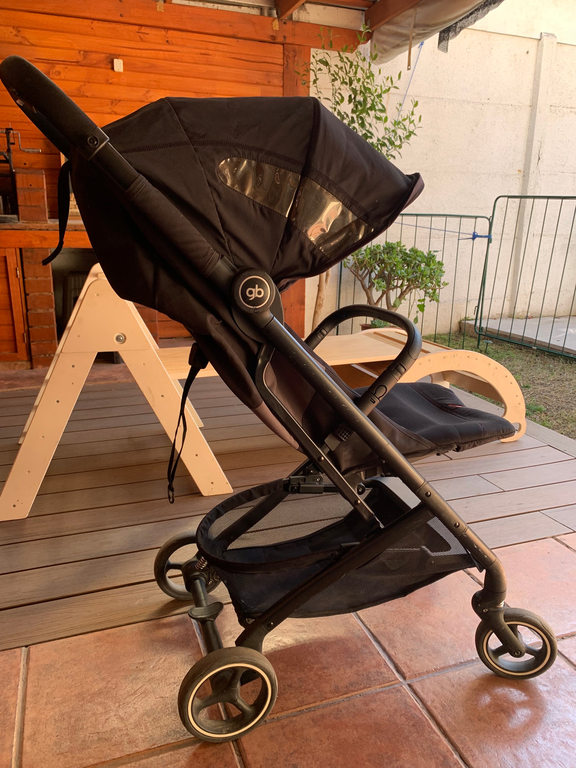 (#PG5173) Silla de auto modelo Aton B2 + Base One i-size + Coche de paseo modelo QBit Plus All City. Marca Cybex y GB