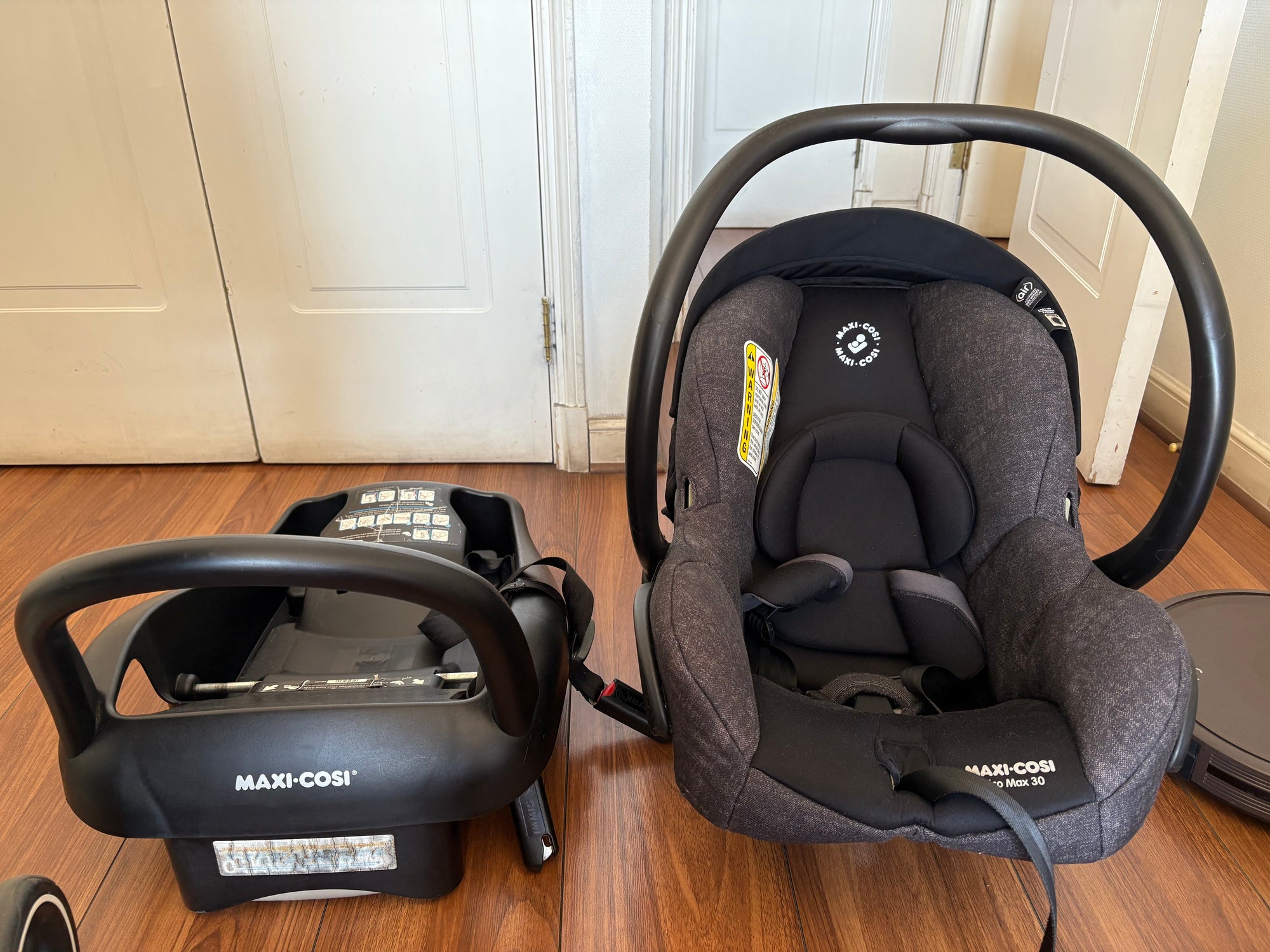 (#PG5238) Coche Travel System modelo Zelia + Huevito modelo Mico Max 30 + Base. Marca Maxi Cosi