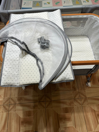 Cuna colecho mecedora 3 en 1 gris. Marca Lubabycas (#PG5702)