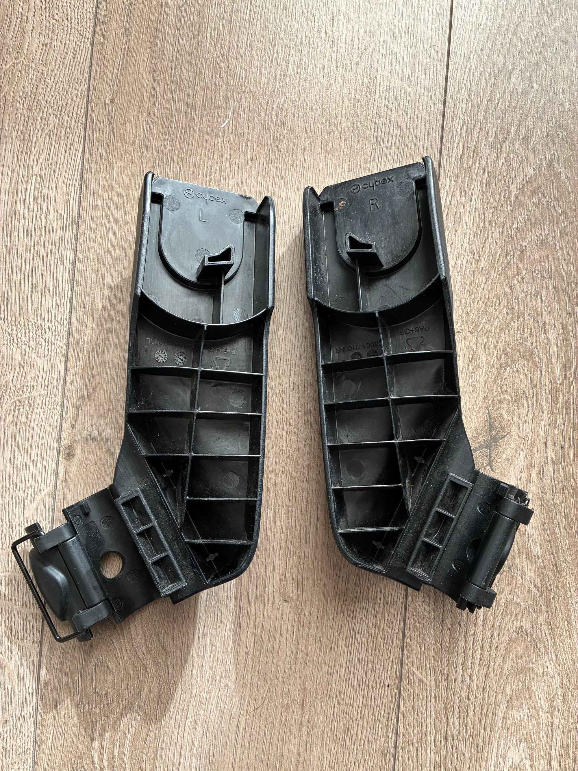 Adaptadores para coches Eezy S, S+, Twist y Twist+. Marca Cybex (#PG5773)