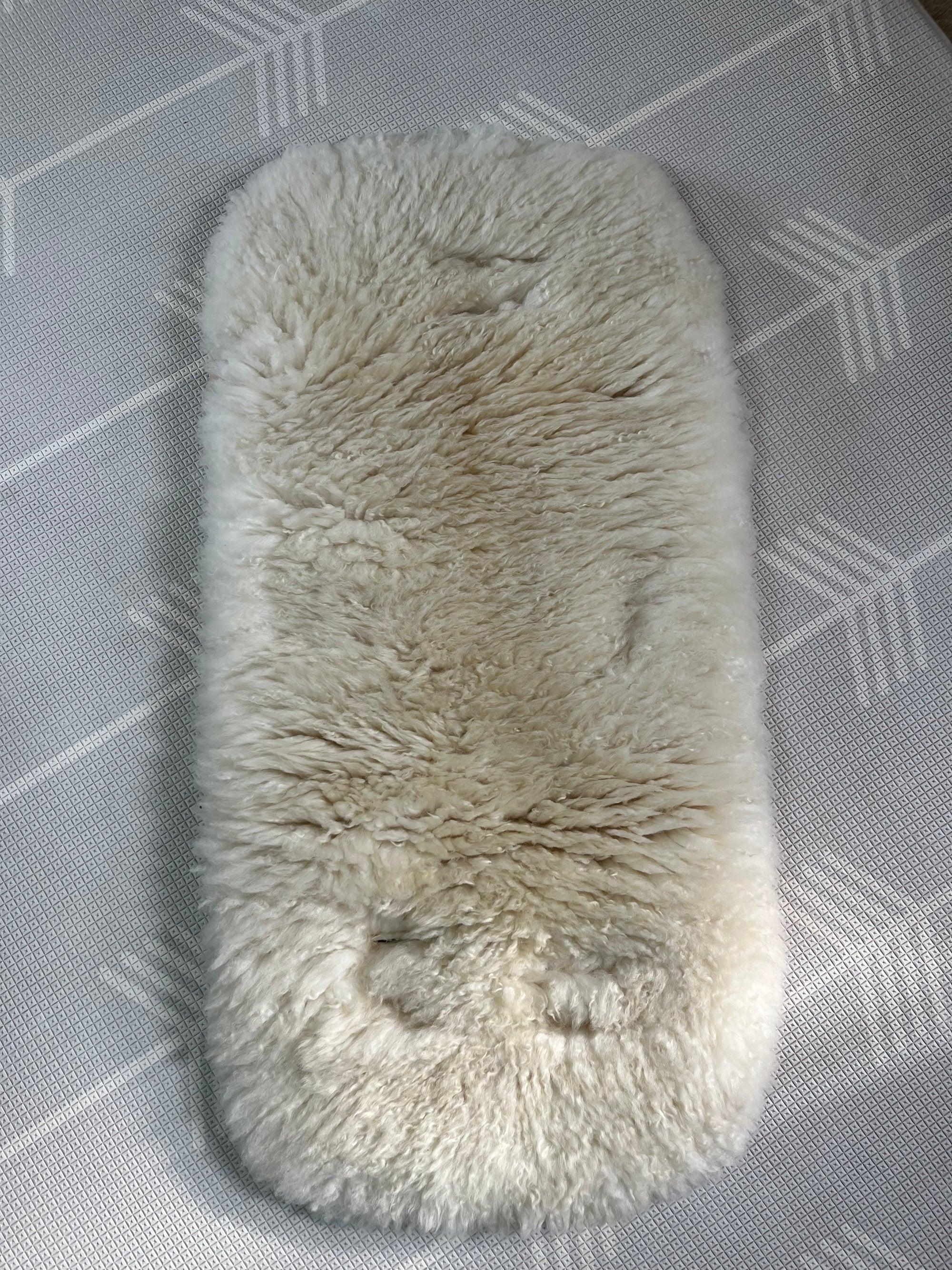 (#PG4835) Piel de oveja para coche. Marca Alma de Oveja