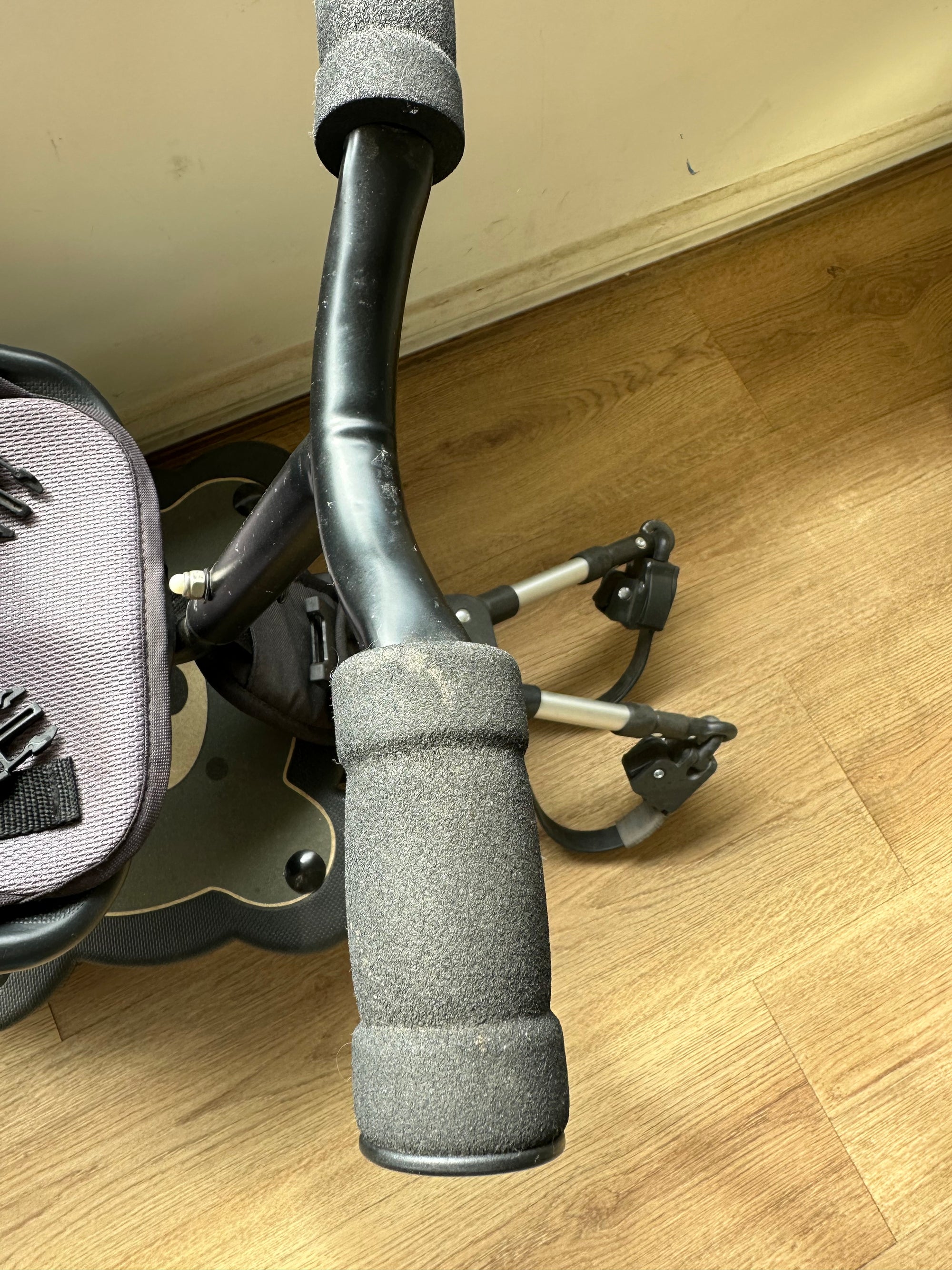 (#PG4642) Asiento hermano mayor modelo Cozy Rider 2 en 1. Marca Englancha