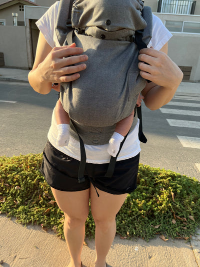 (#PG5325) Mochila ergonómica tamaño baby diseño gold. Marca Neko Slings