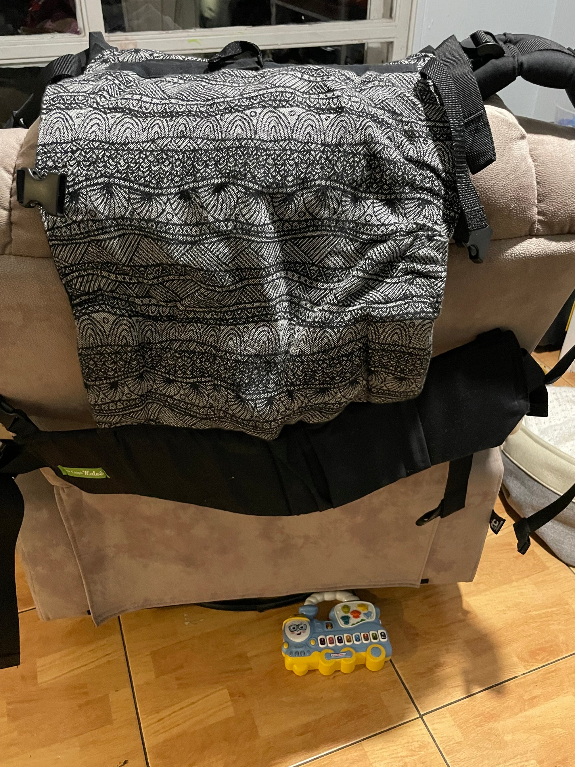 Mochila de porteo, de algodón orgánico y cobertor. Marca Maleé (#PG5605)