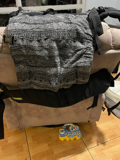 Mochila de porteo, de algodón orgánico y cobertor. Marca Maleé (#PG5605)