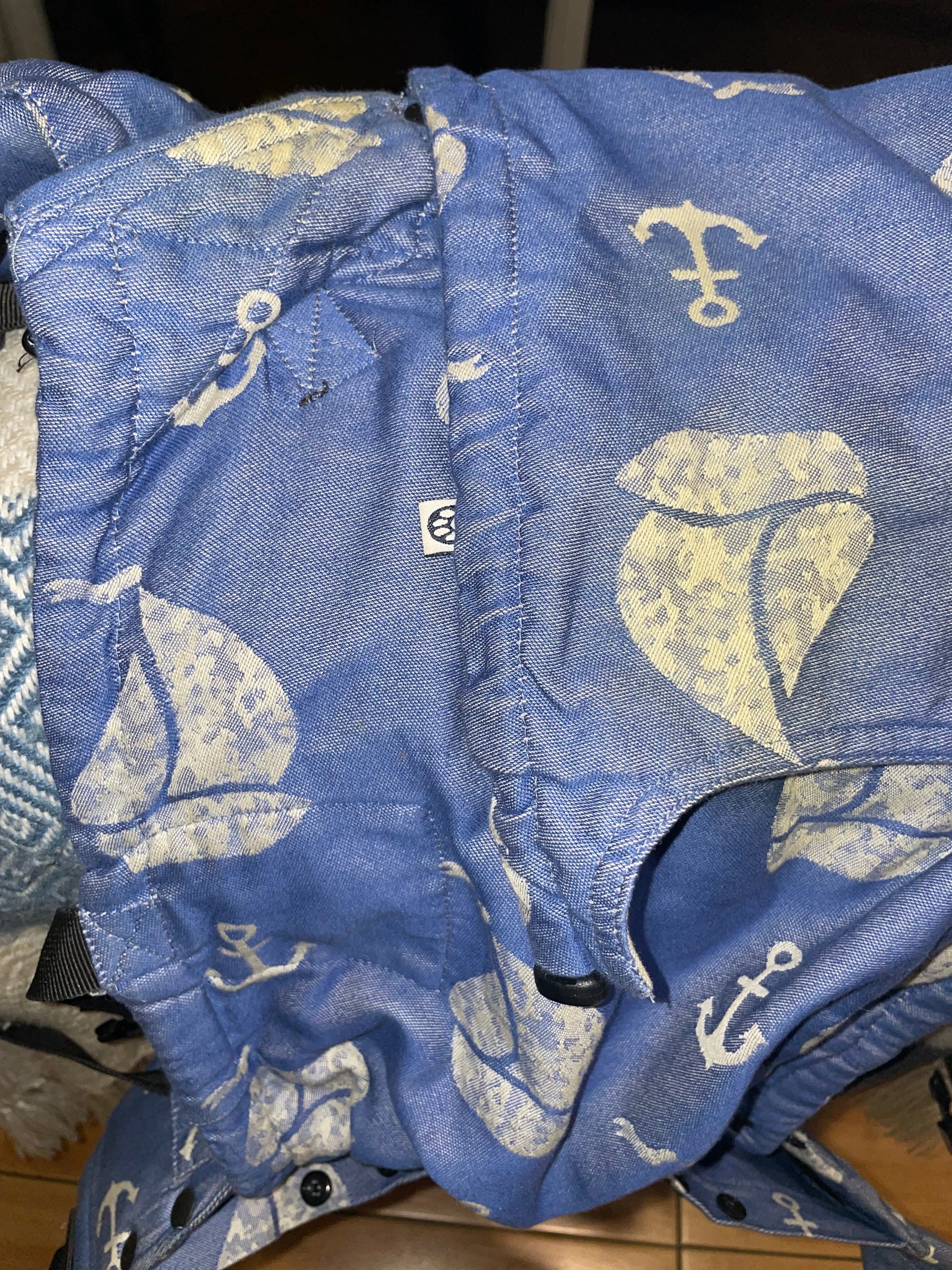 Mochila ergonómica, modelo switch baby. Marca Neko slings (#PG5609)