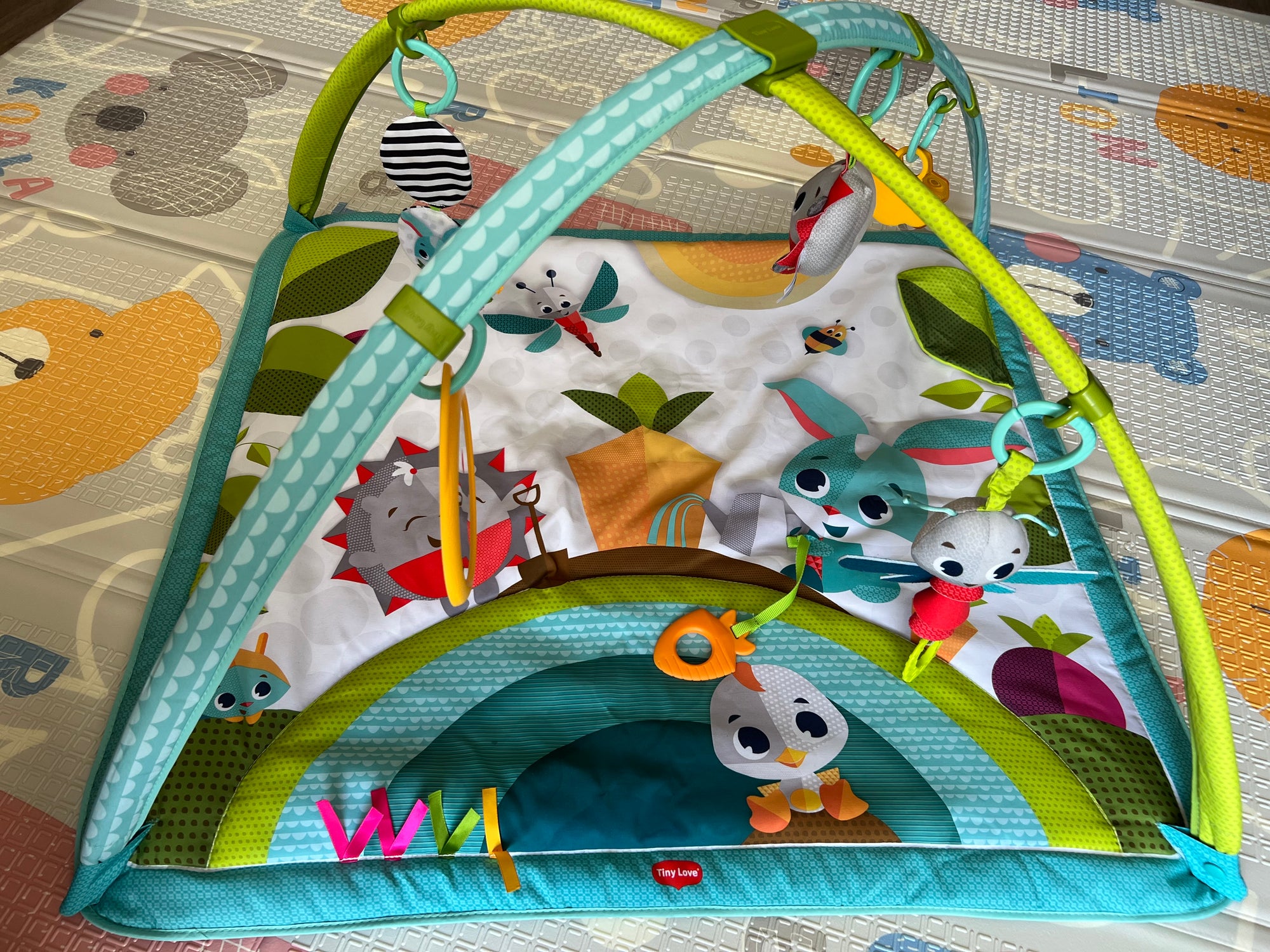 (#PG4545) Gimnasio modelo Meadow Days. Marca Tiny Love