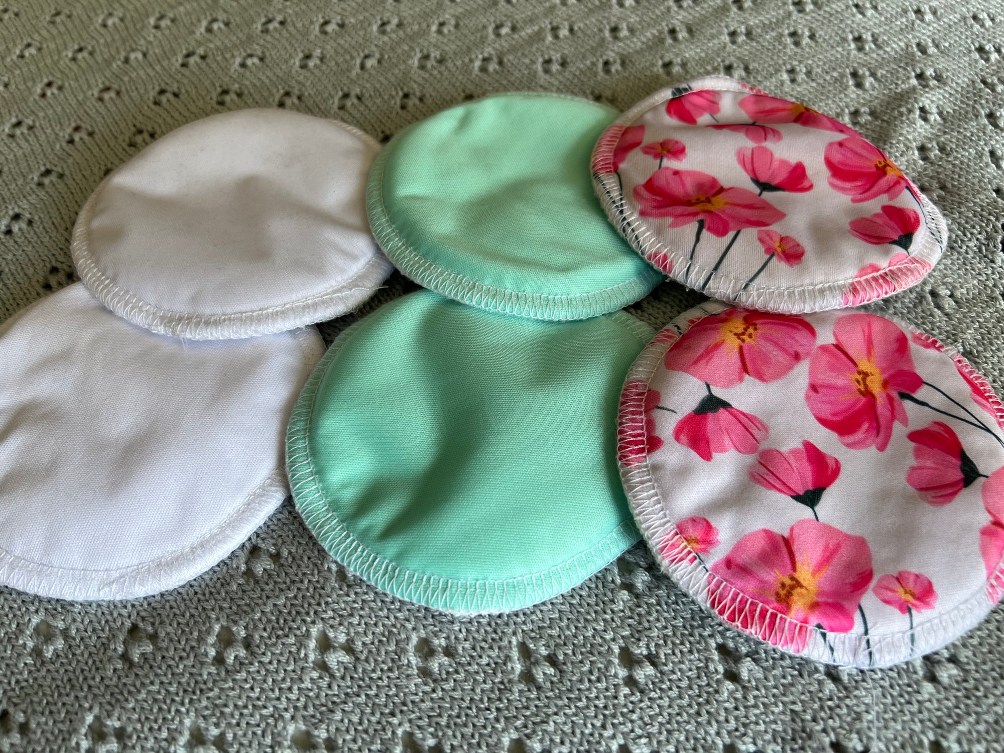 (#PG4541) Amapolas recolectoras + Absorbentes de leche reutilizables. Marca Medela