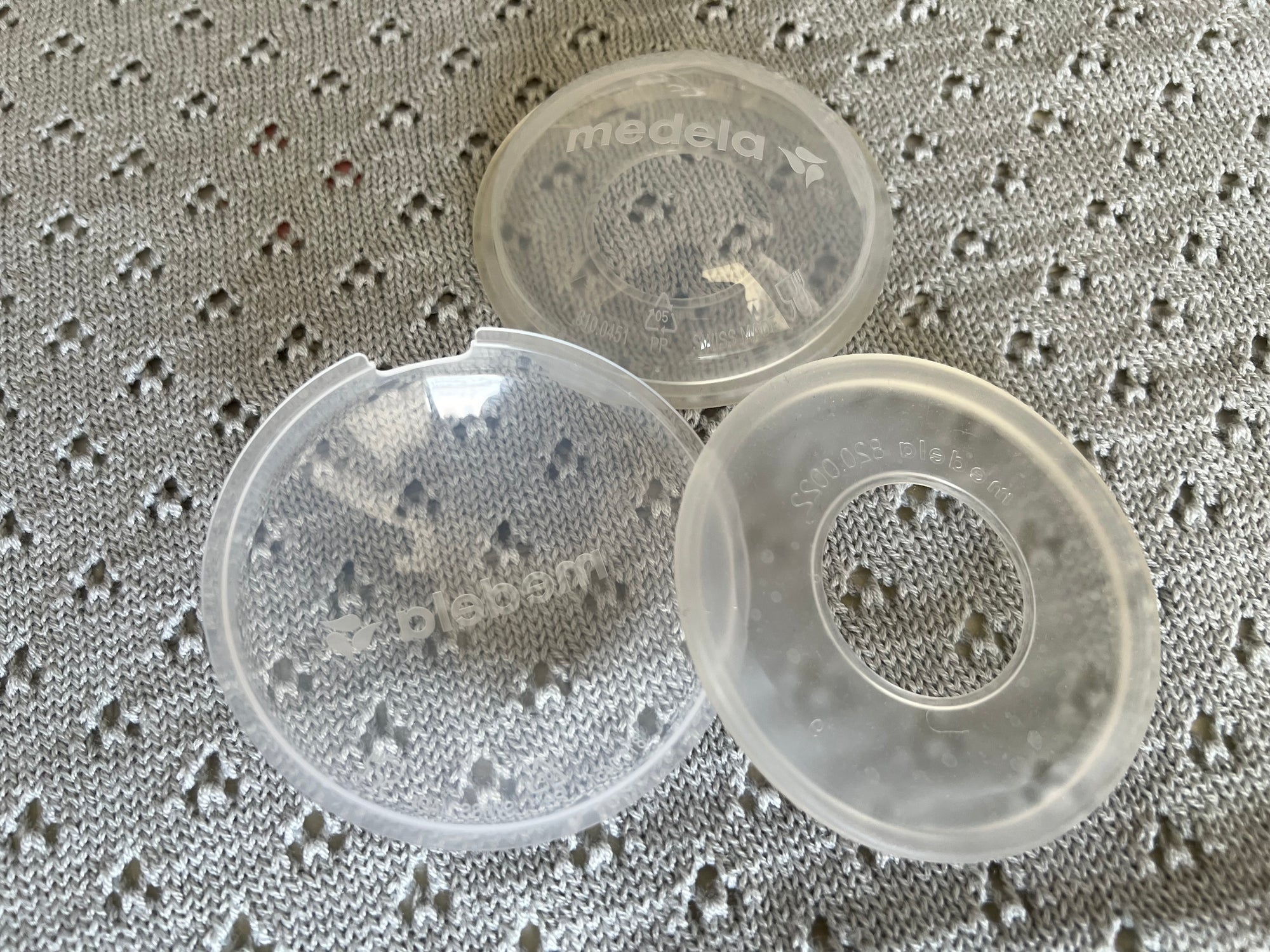 (#PG4541) Amapolas recolectoras + Absorbentes de leche reutilizables. Marca Medela