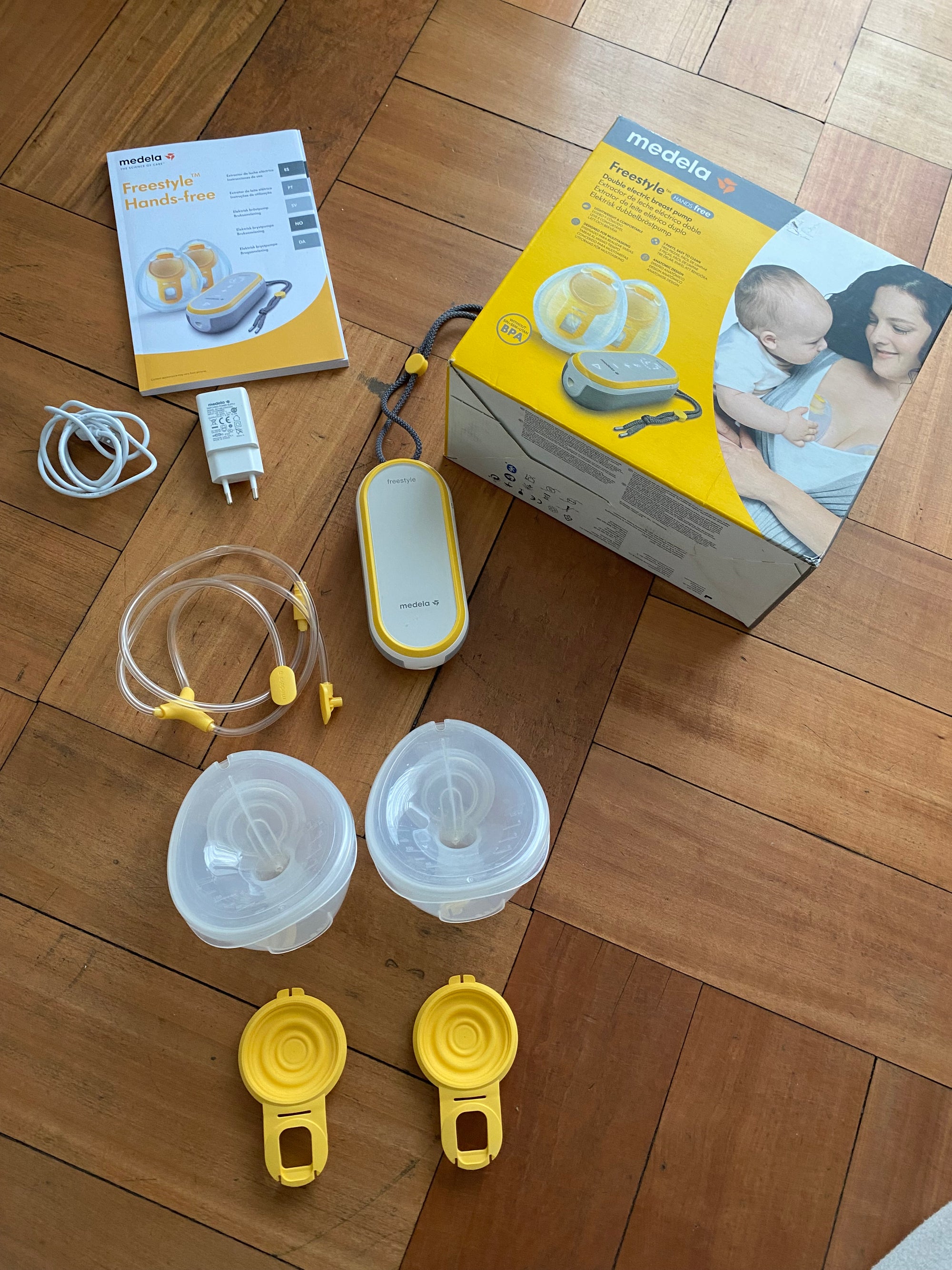 Extractor de leche doble, modelo freestyle flex manos libres. Marca Medela (#PG5618)