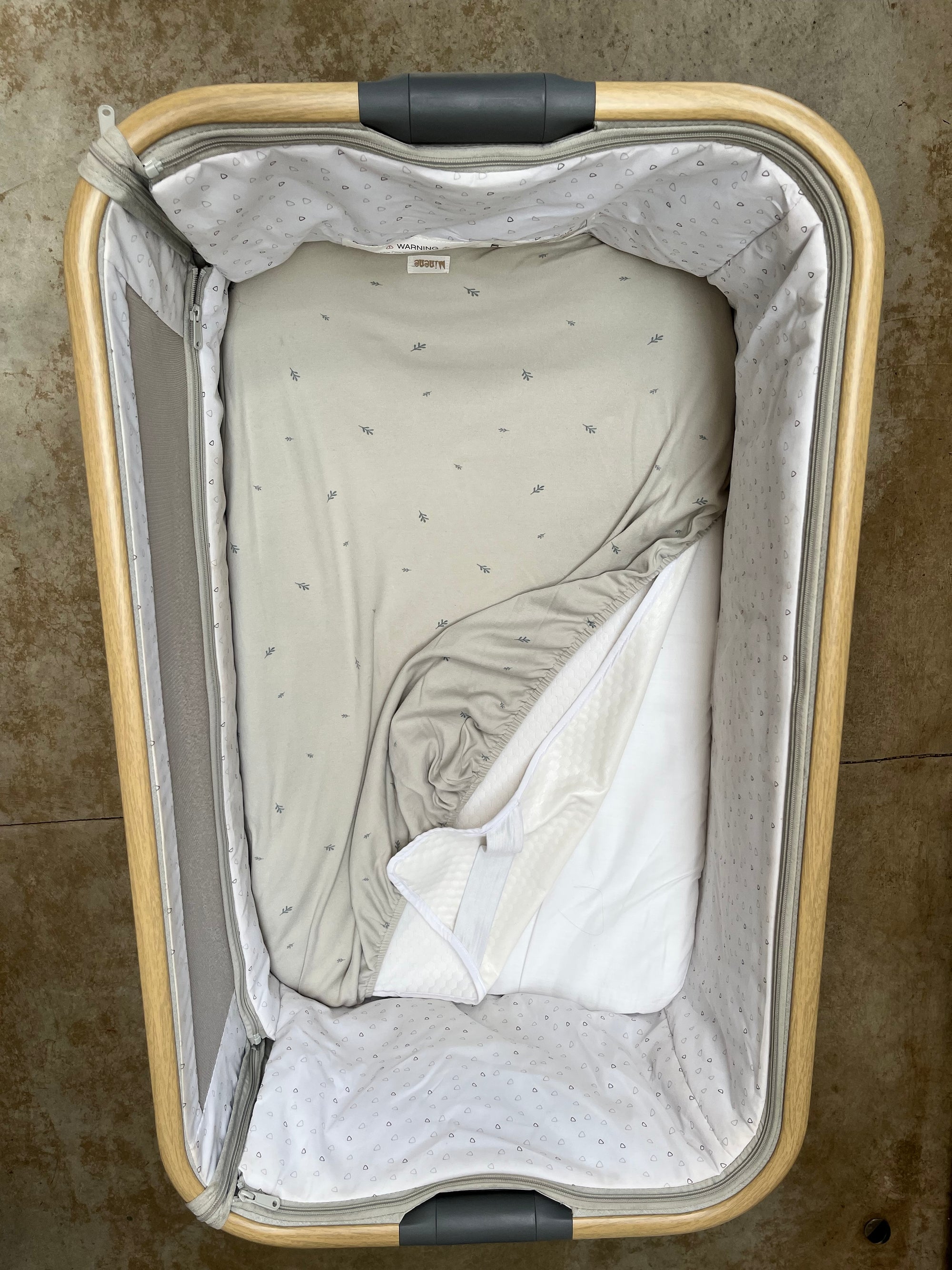 Cuna colecho Cozee gris plata. Marca Tutti Bambini (#PG5737)