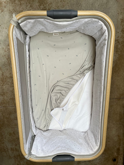 Cuna colecho Cozee gris plata. Marca Tutti Bambini (#PG5737)