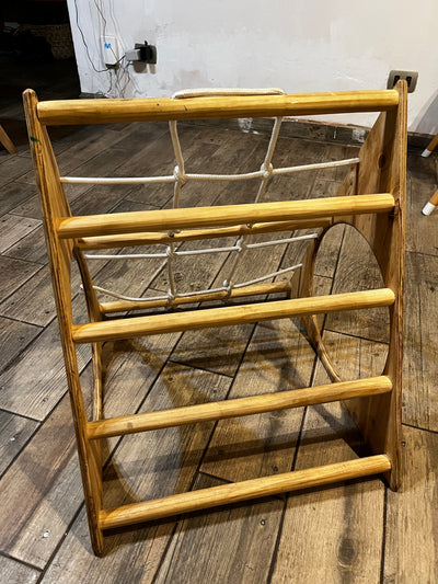Triángulo Pickler de madera. Marca Abeja Reina (#PG5834)