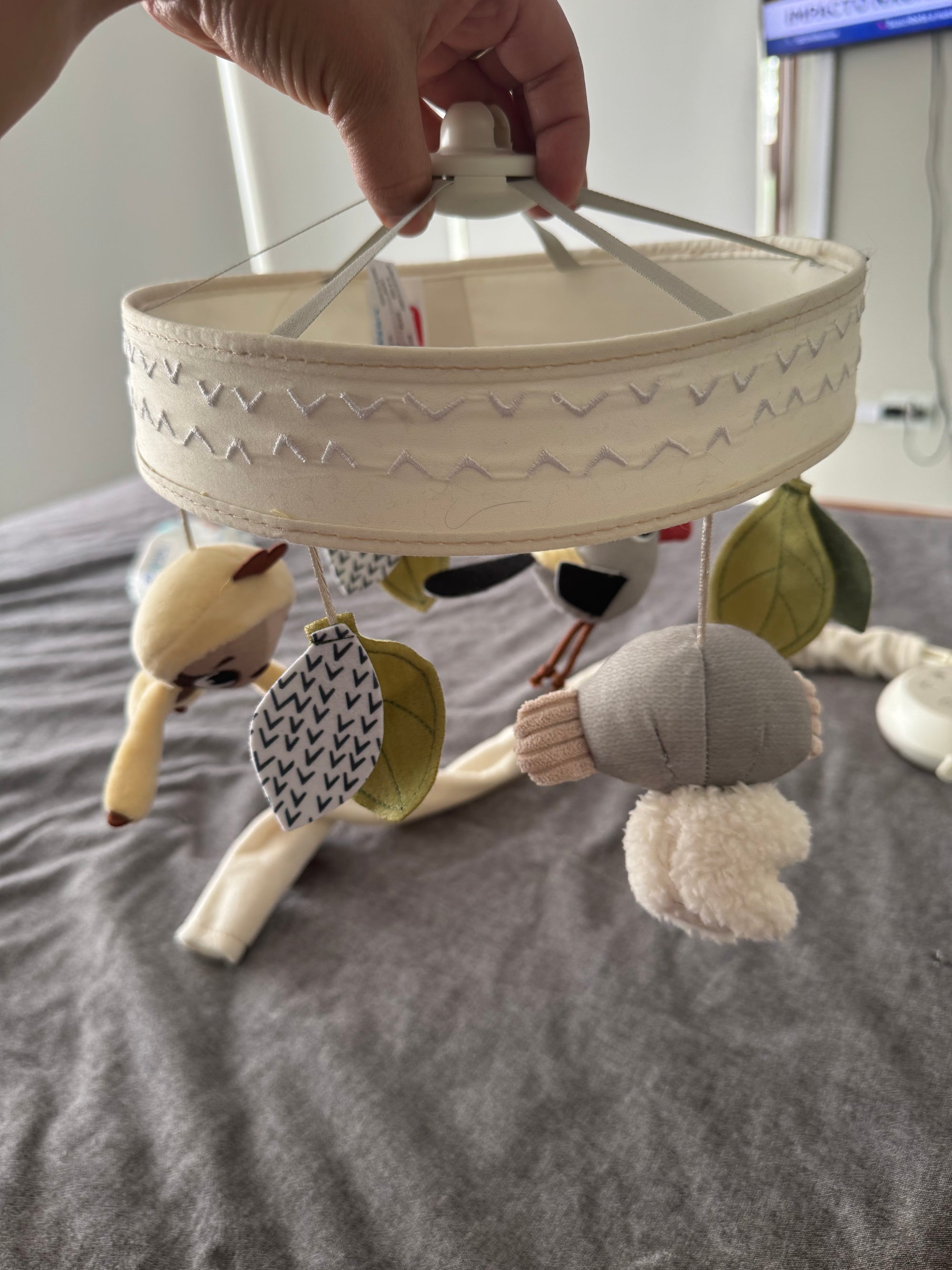 (#PG4562) Móvil musical modelo Boho Chic Luxe. Marca Tiny Love