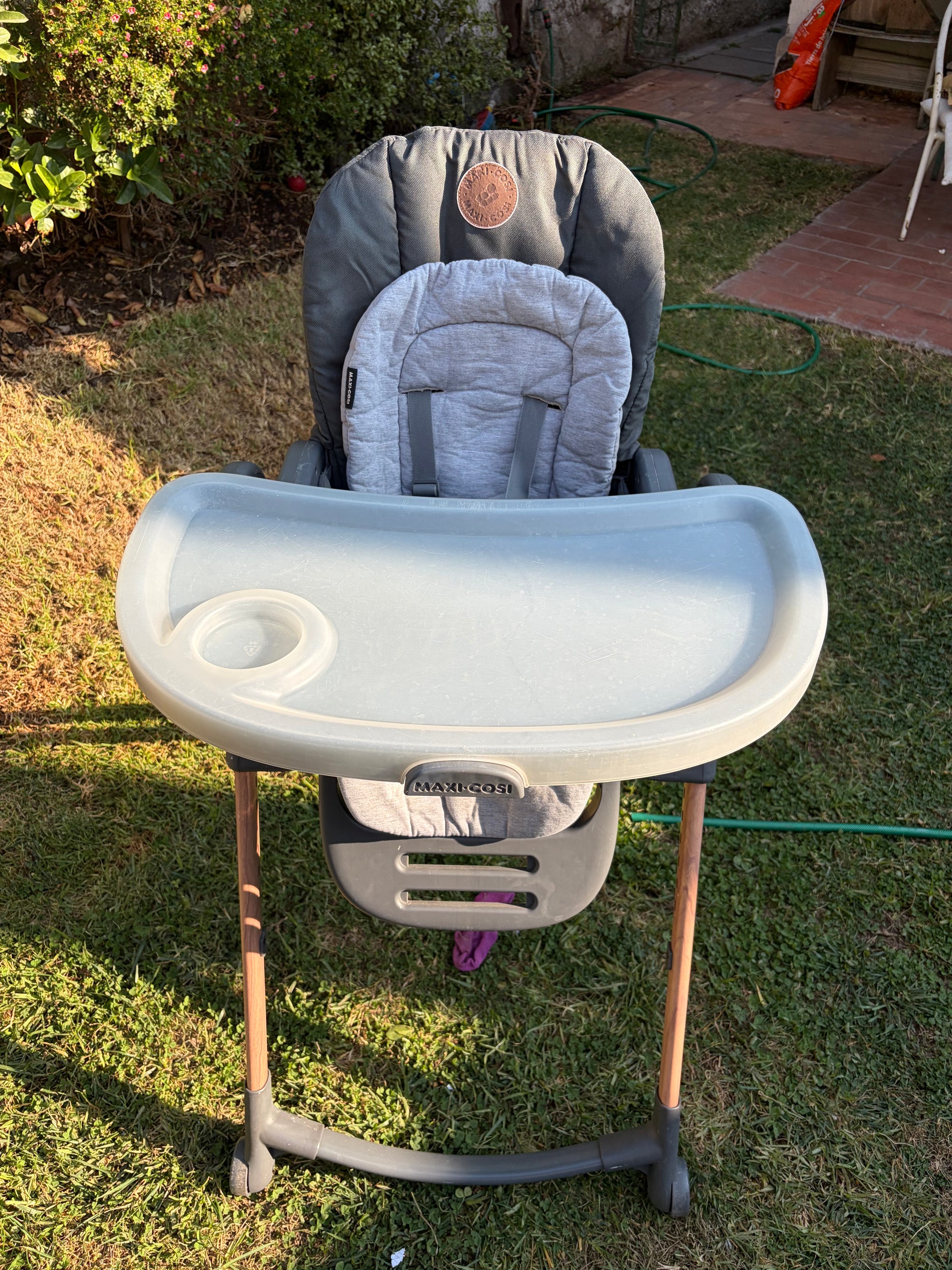 Silla de comer modelo Minla Essential Graphite. Marca Maxi Cosi(#PG5835)