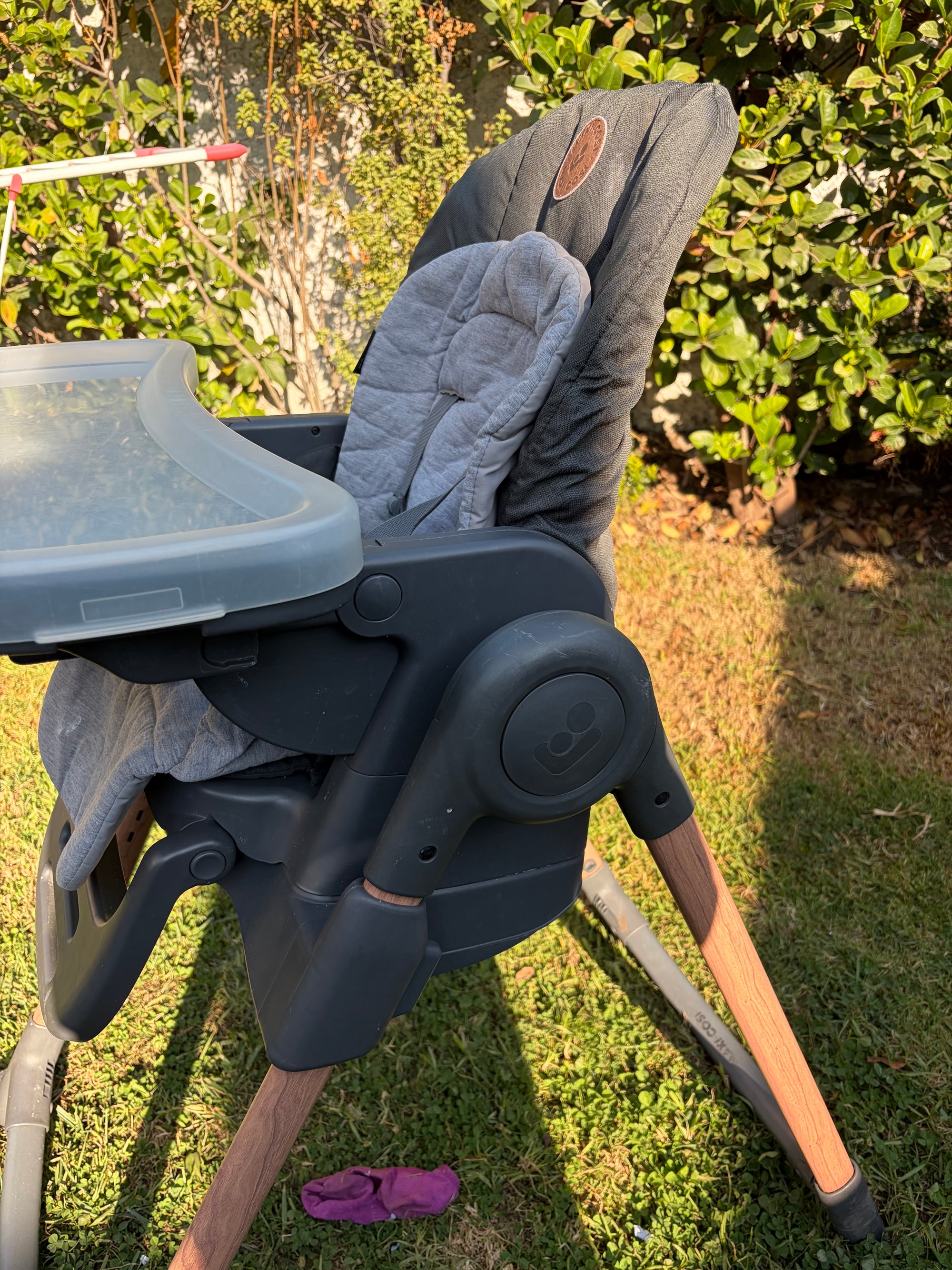 Silla de comer modelo Minla Essential Graphite. Marca Maxi Cosi(#PG5835)