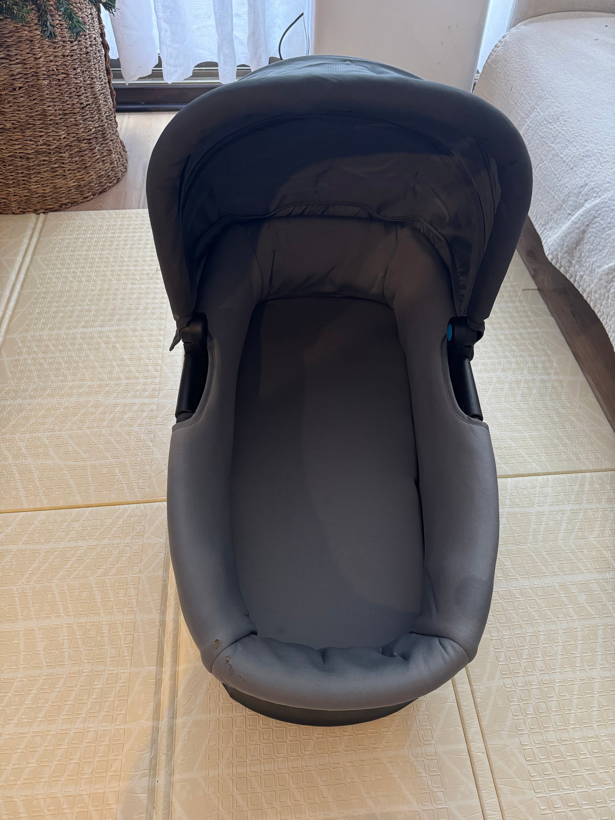 (#PG5431) Moisés modelo Urban Glide Bassinet Black. Marca Thule